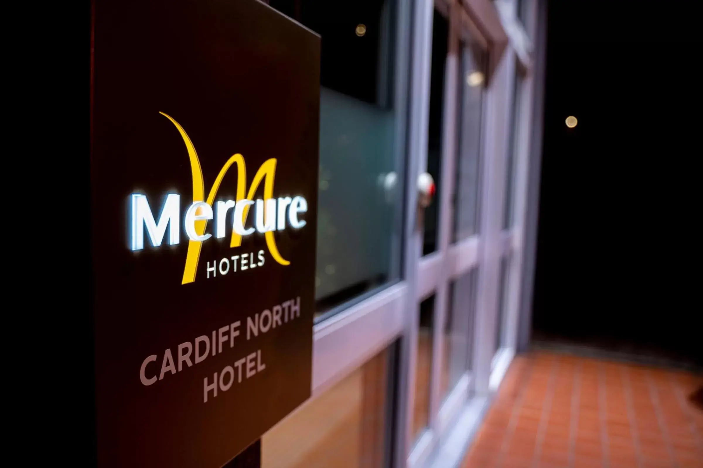 Logo/Certificate/Sign in Mercure Cardiff North Hotel