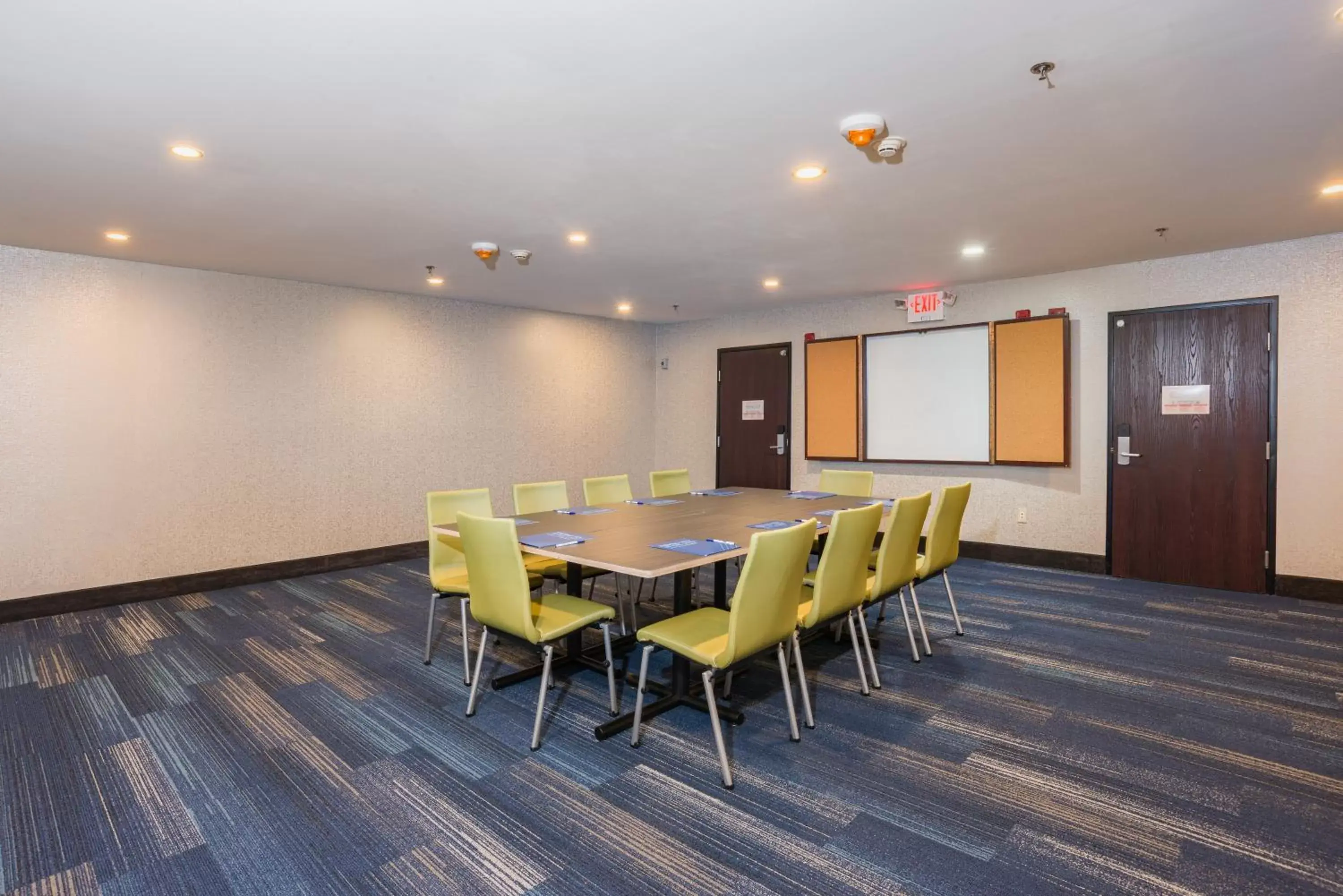 Meeting/conference room in Holiday Inn Express Hotel & Suites Swansea, an IHG Hotel