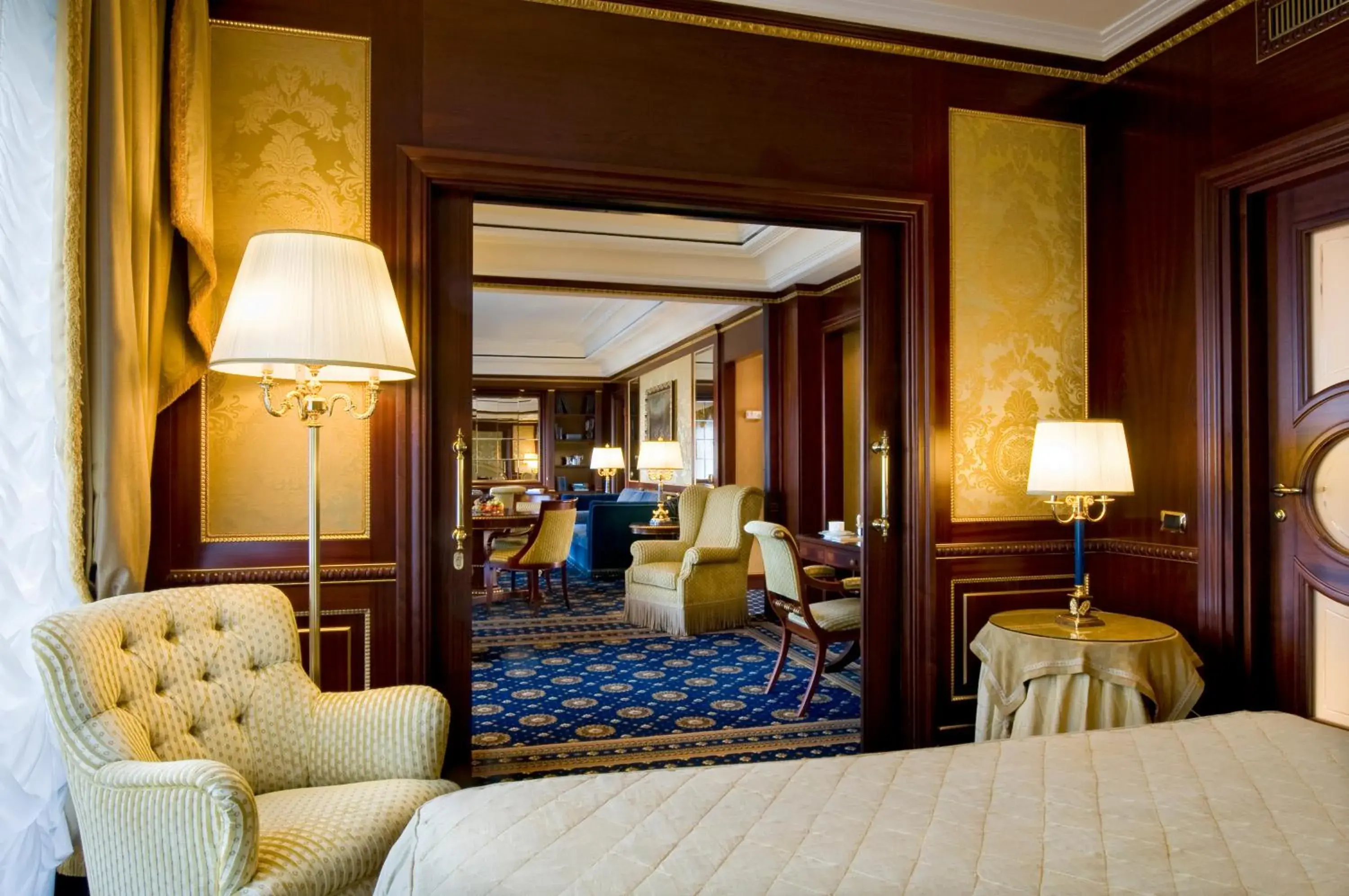 Living room, Seating Area in Grand Hotel Bristol