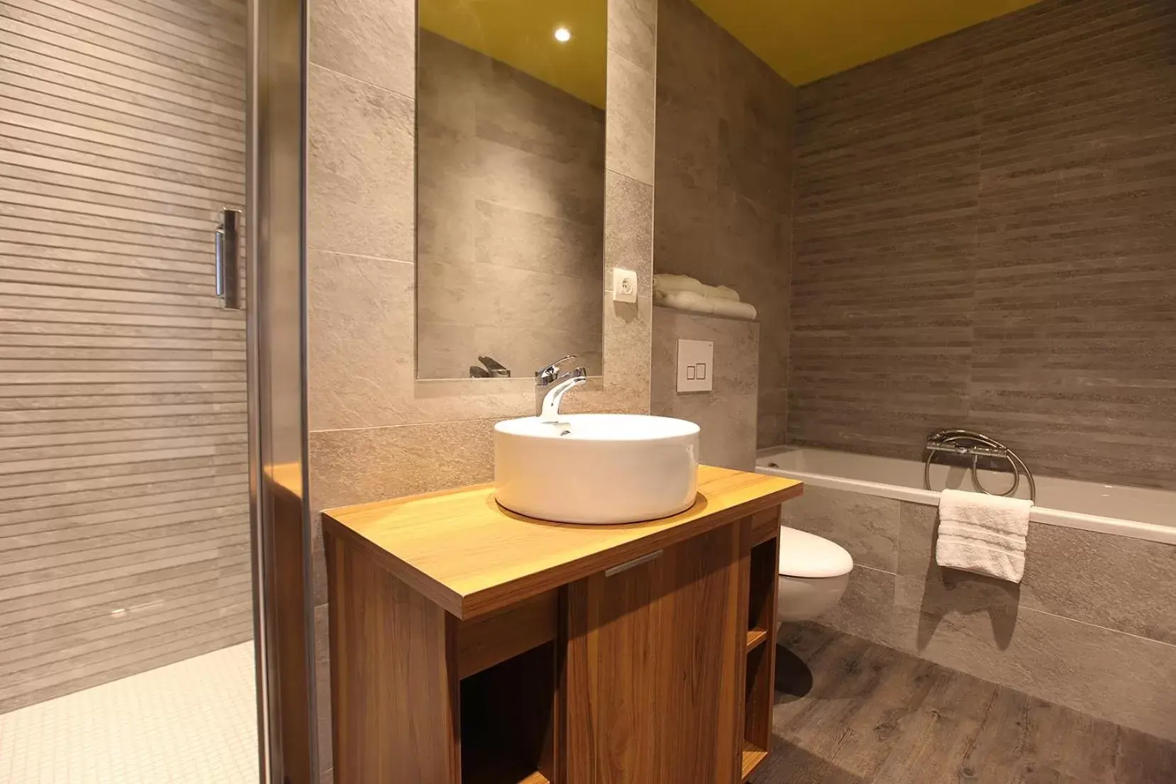 Shower, Bathroom in Best Western Hotel De Paris