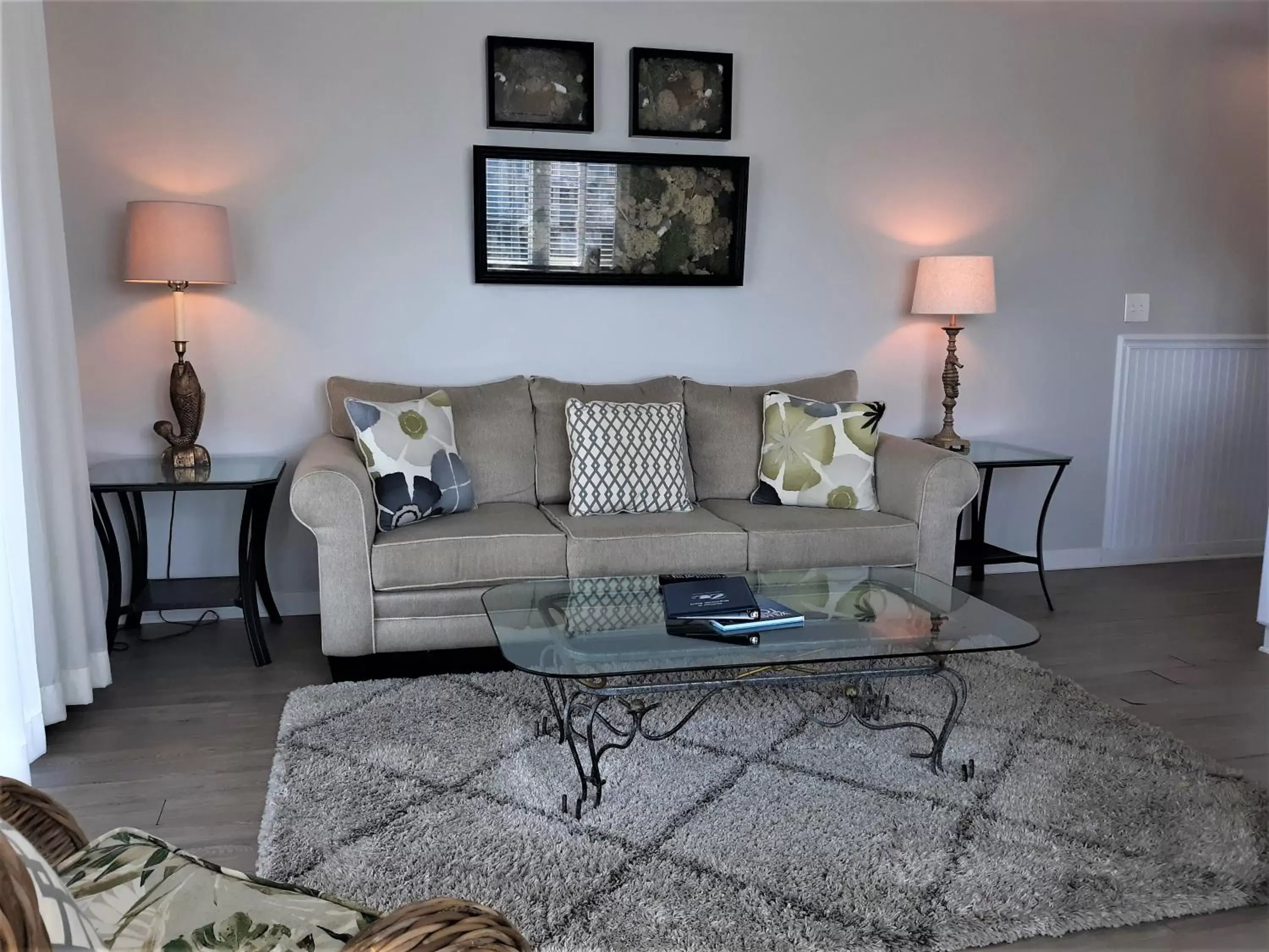 Living room, Seating Area in Sandpeddler Inn and Suites