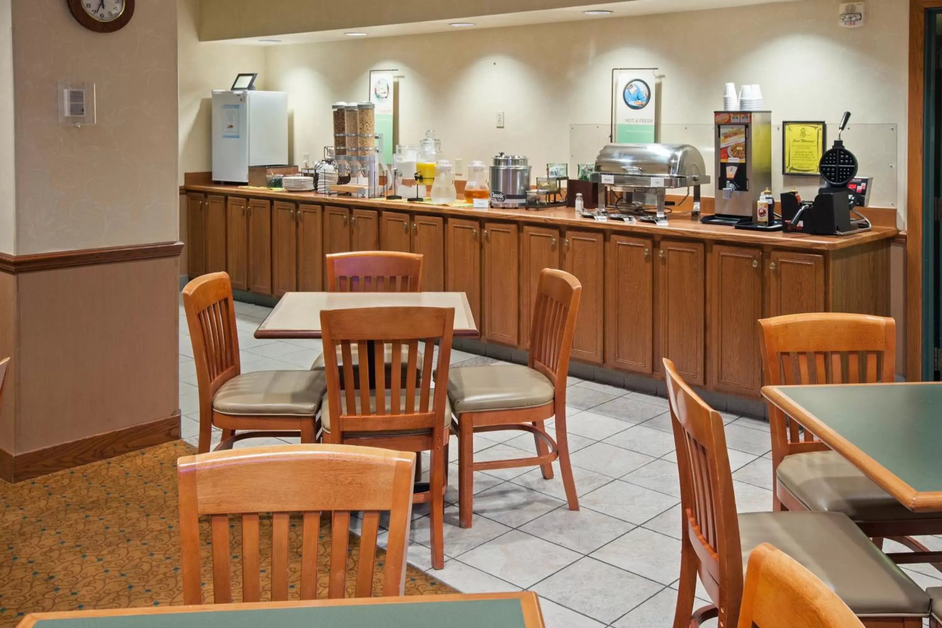 Restaurant/Places to Eat in Country Inn & Suites by Radisson, Lansing, MI