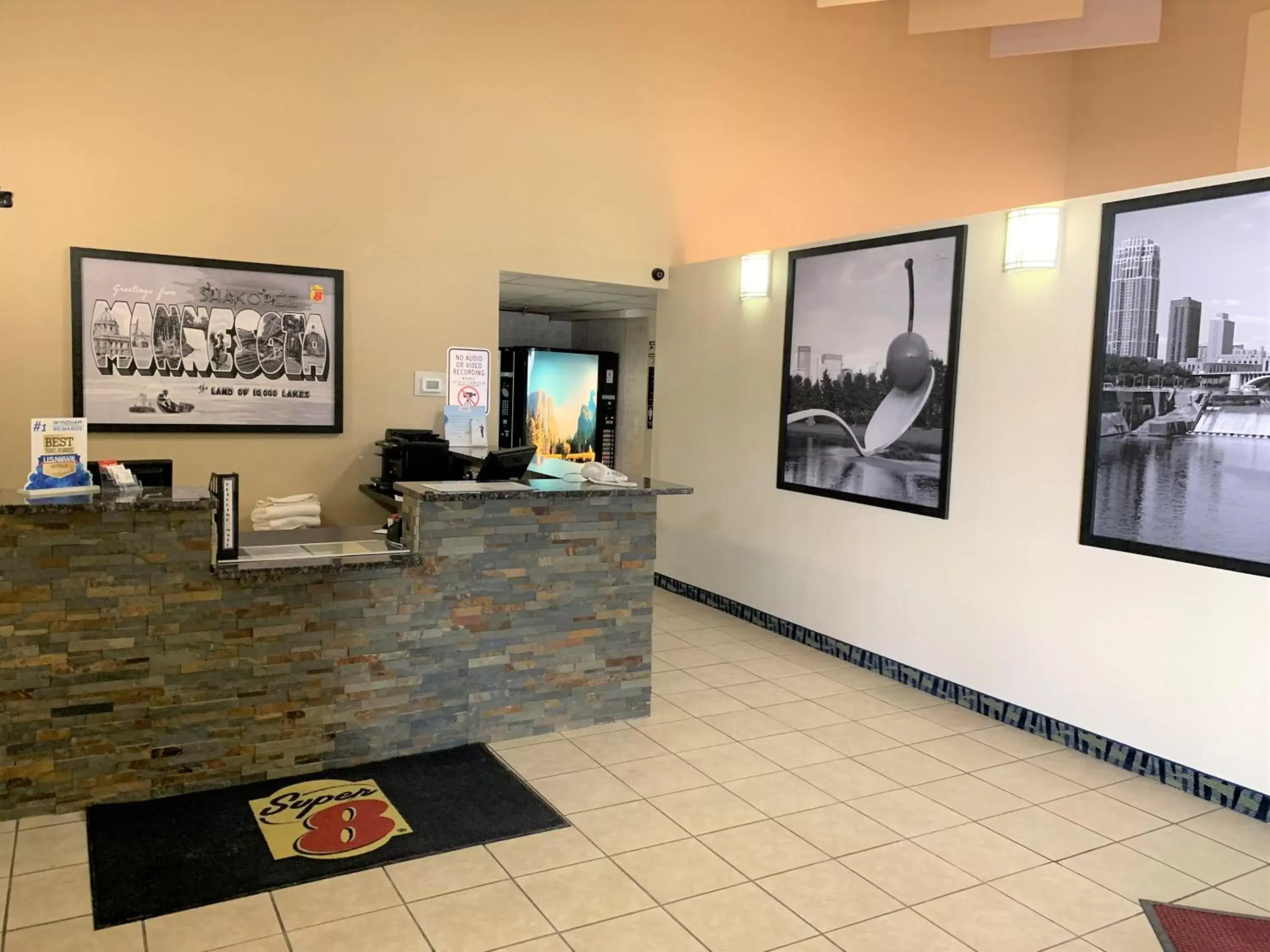 Lobby or reception, Lobby/Reception in Super 8 by Wyndham Shakopee