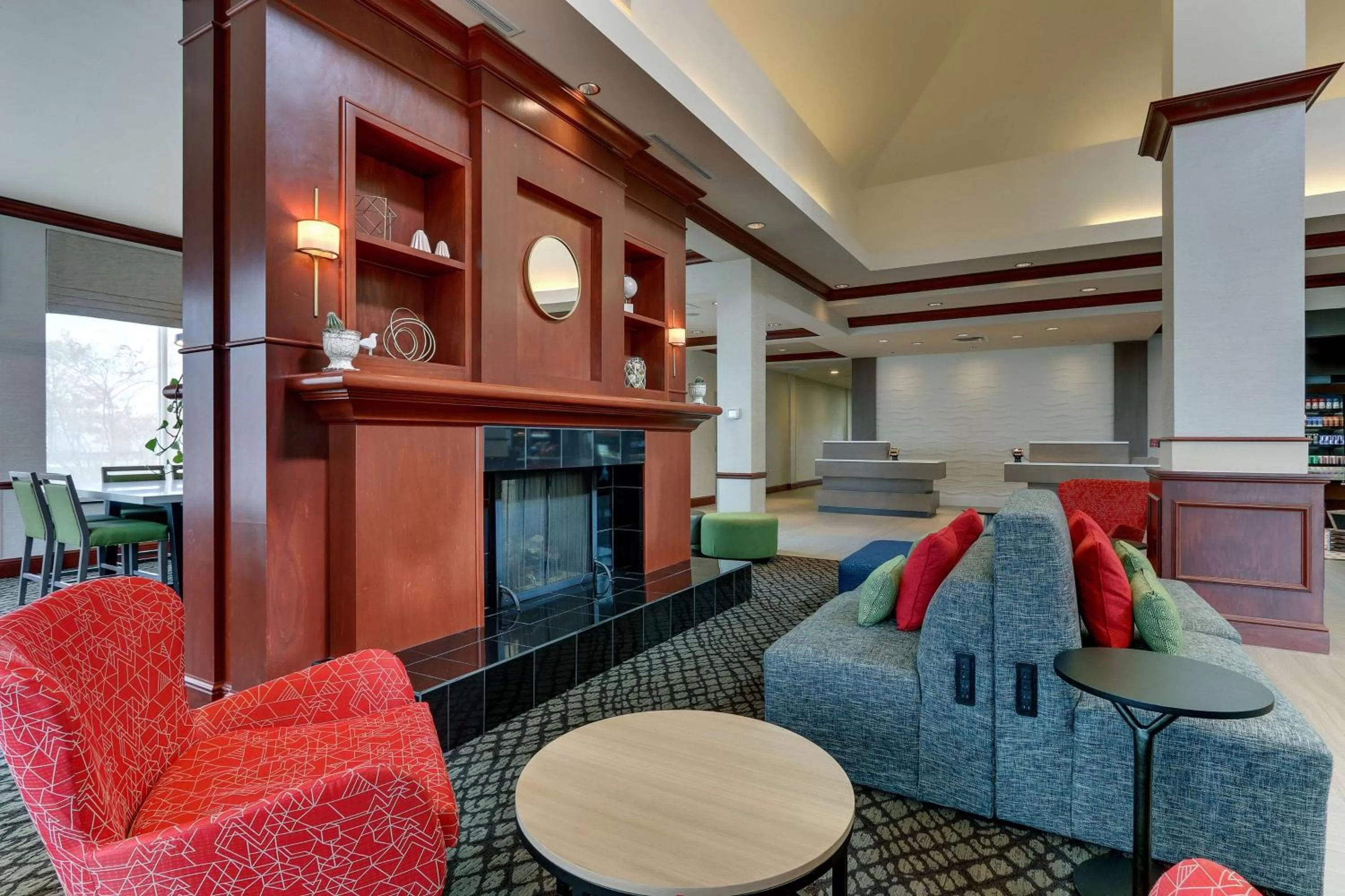 Lobby or reception in Hilton Garden Inn Indianapolis Airport
