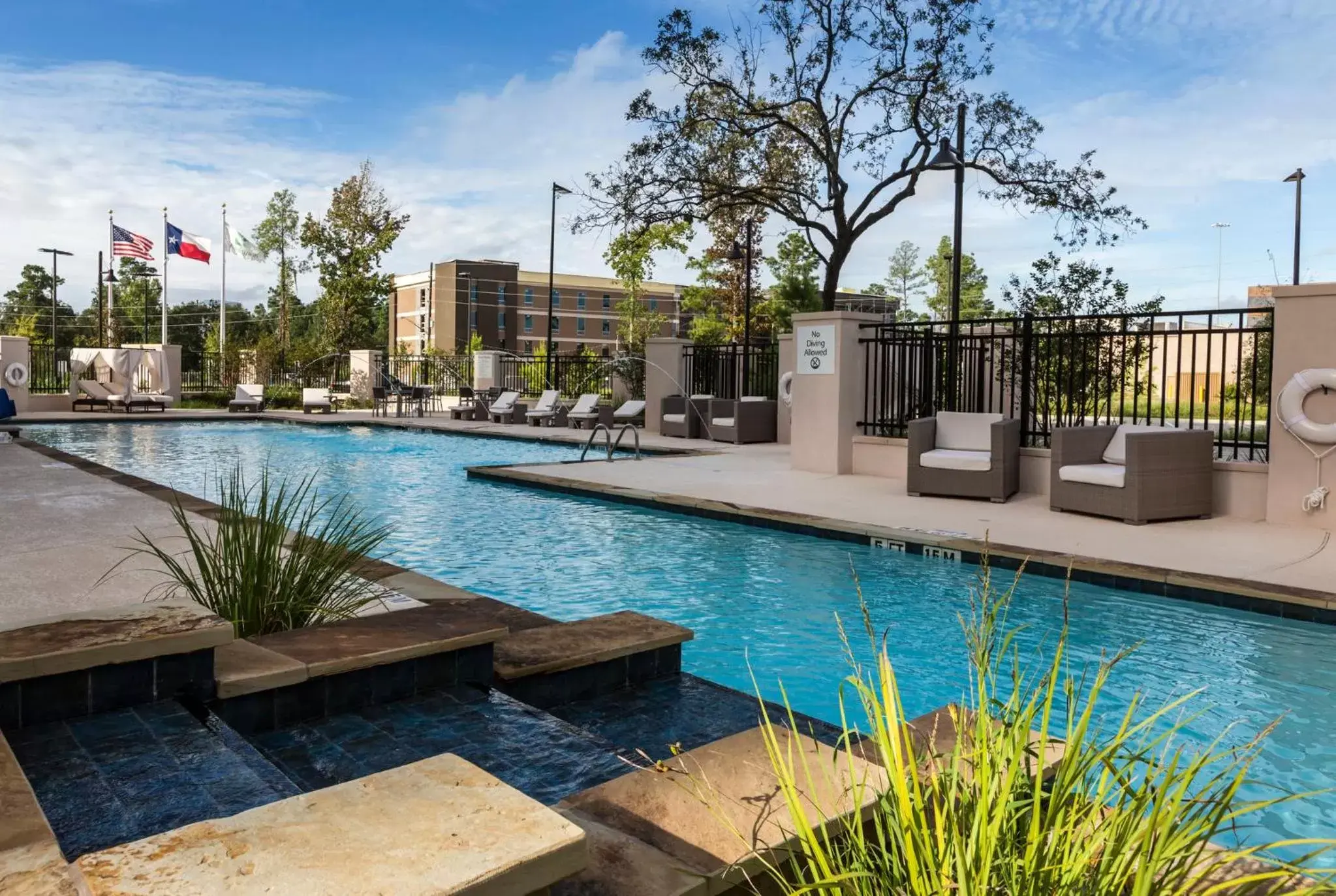 Swimming Pool in Crowne Plaza Shenandoah - The Woodlands