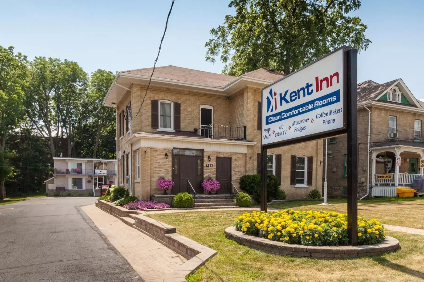 Facade/entrance, Property Building in Kent Inn