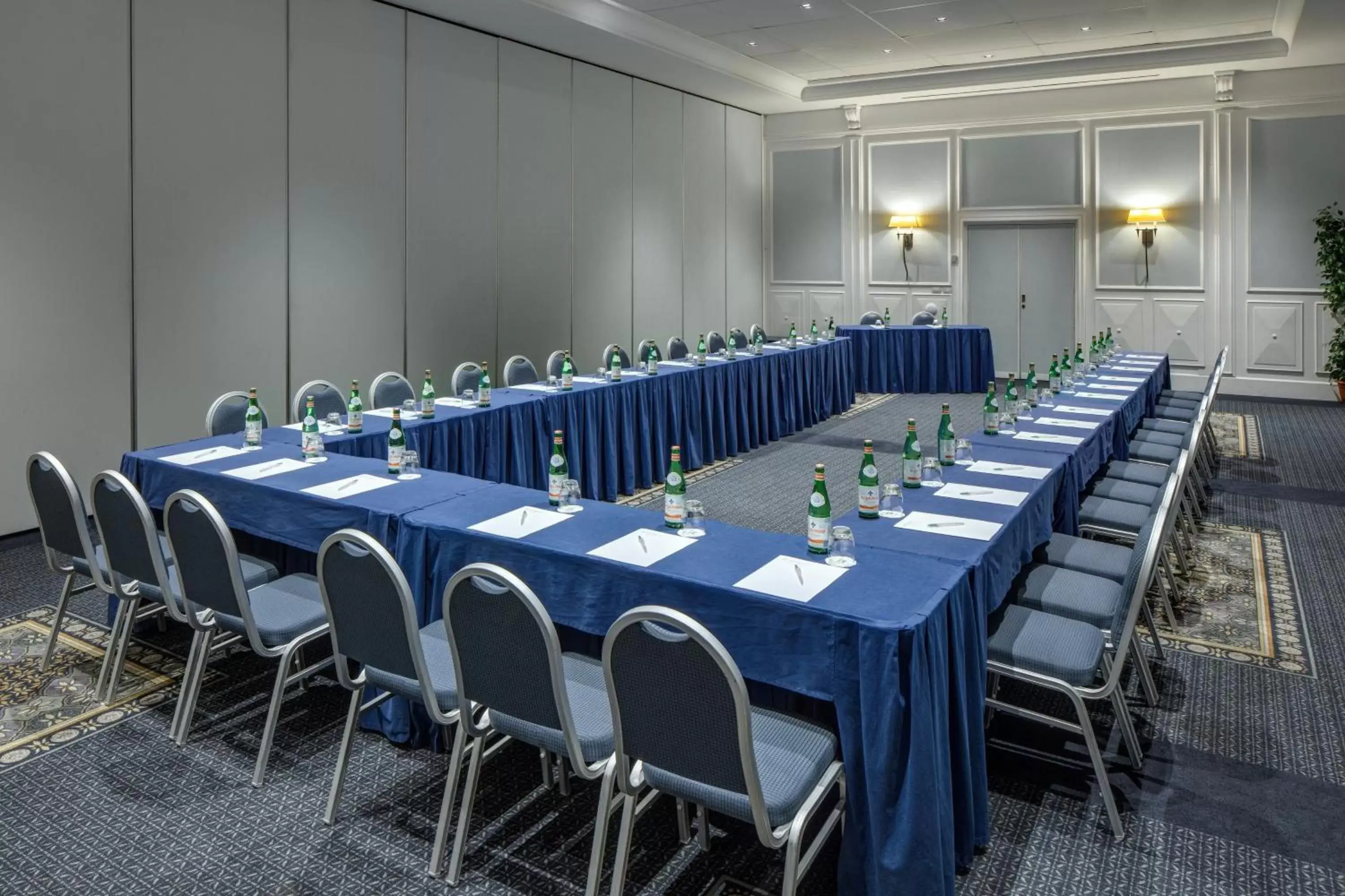 Meeting/conference room in Holiday Inn Rome - Eur Parco Dei Medici, an IHG Hotel
