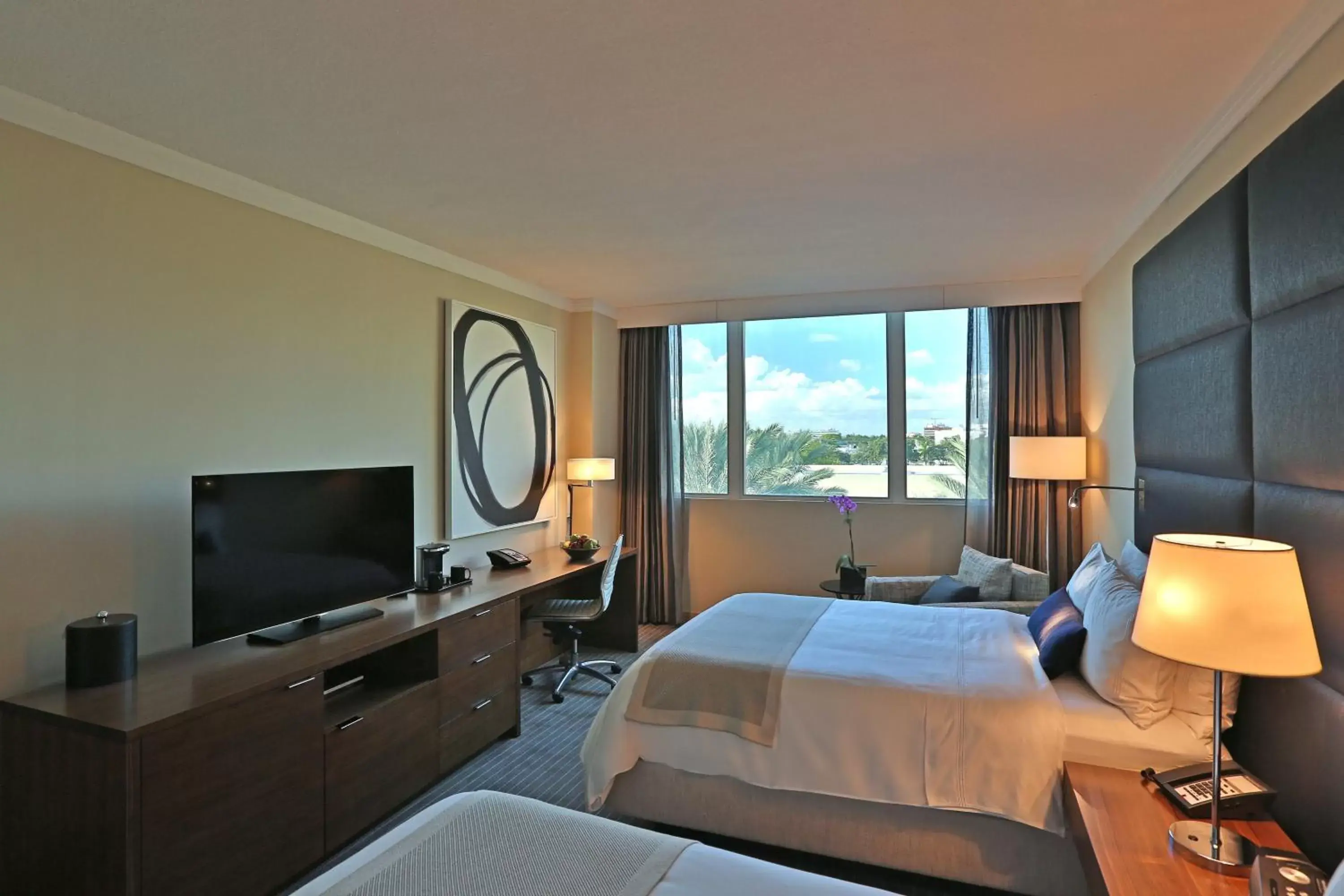 Photo of the whole room in InterContinental at Doral Miami, an IHG Hotel