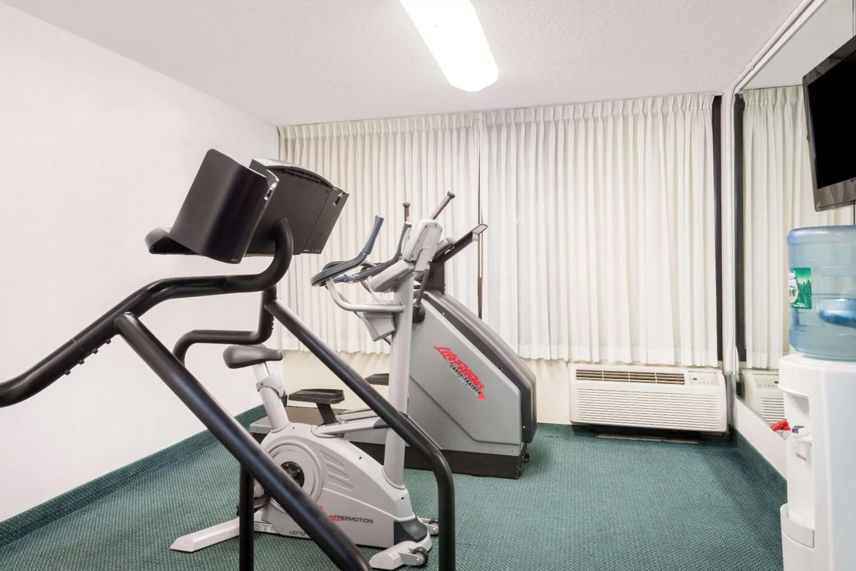 Fitness centre/facilities in Ramada by Wyndham Watertown Thousand