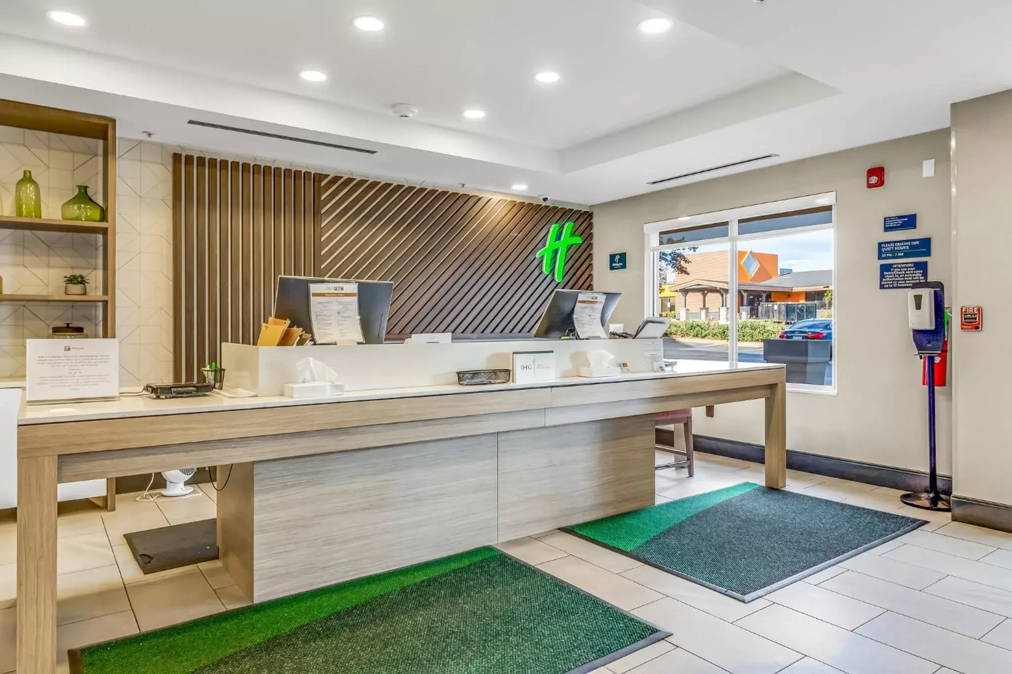 Property building in Holiday Inn Spartanburg Northwest Property building in Holiday Inn Spartanburg Northwest