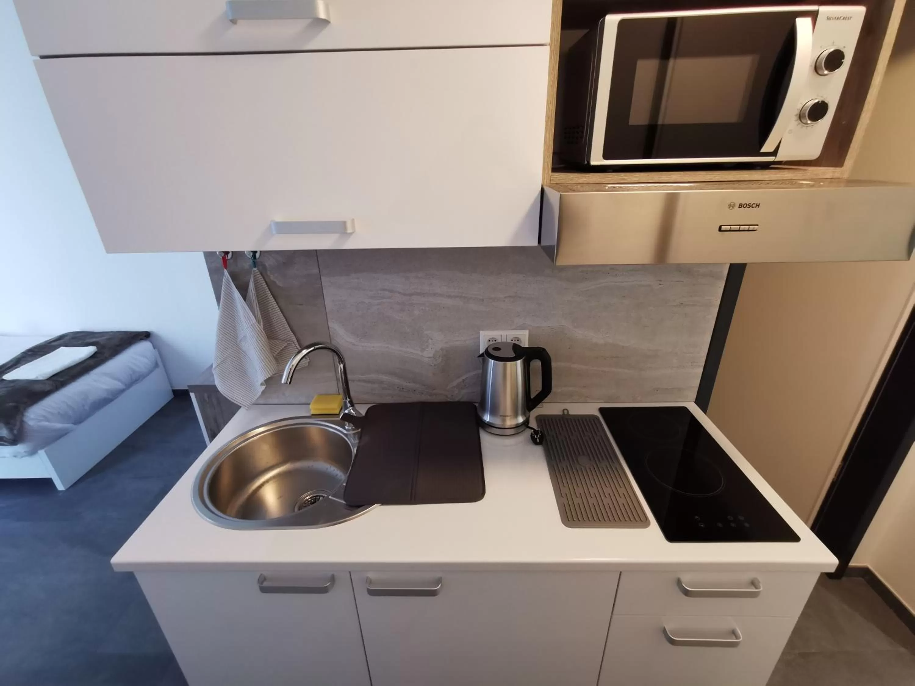 Coffee/tea facilities in HP Apartments