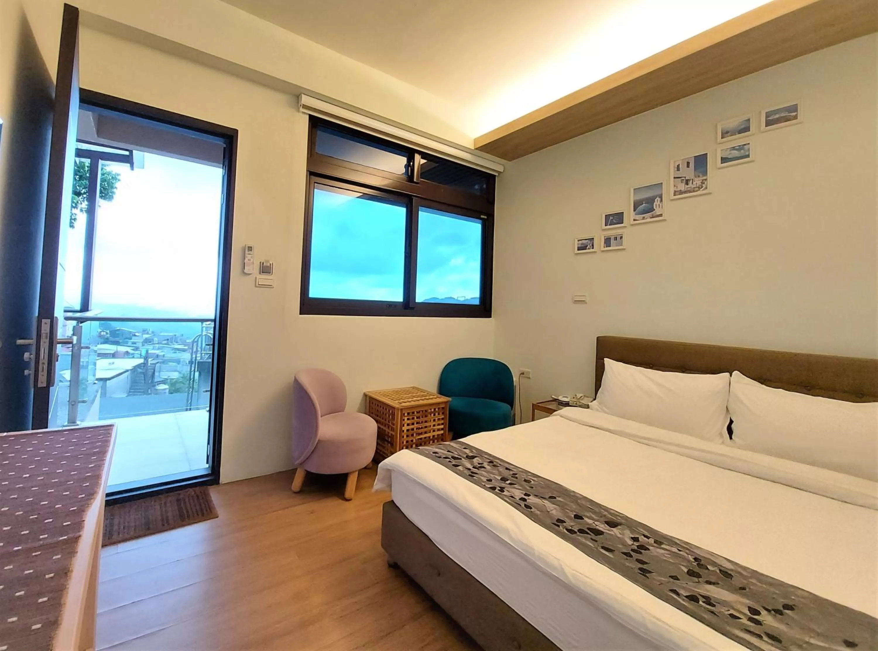 Photo of the whole room, Bed in Dosun B&B