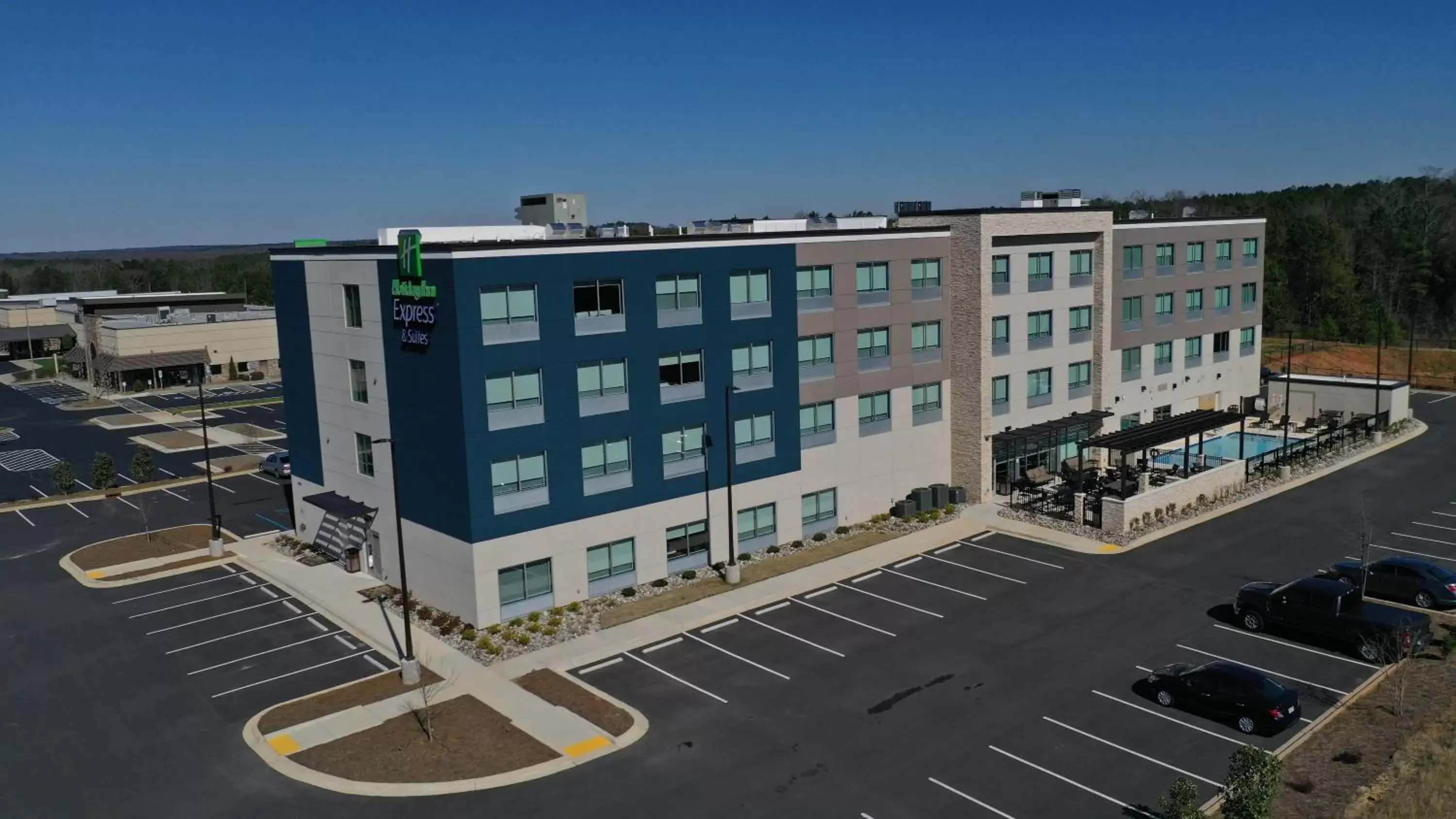 Property building in Holiday Inn Express & Suites Richburg, an IHG Hotel