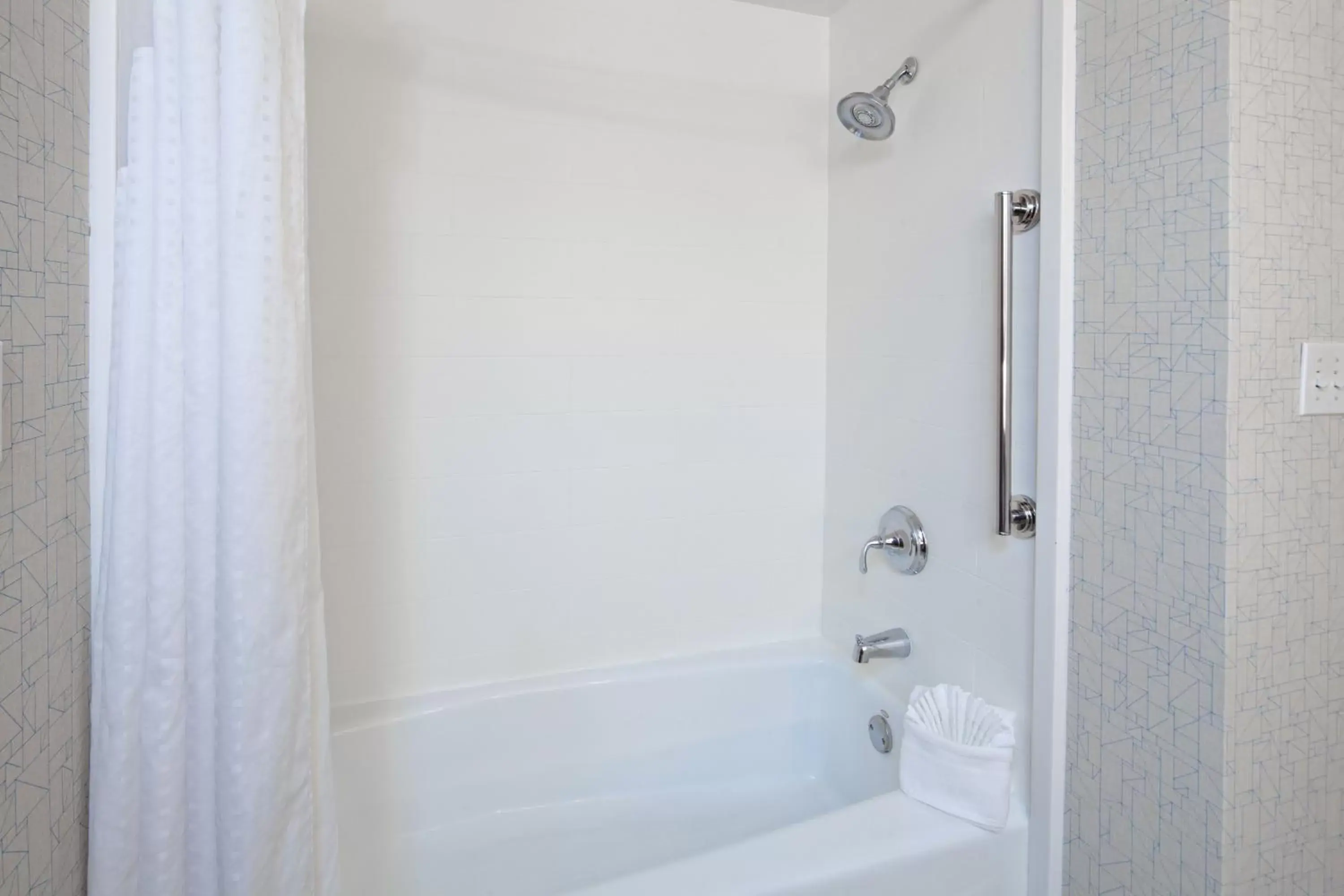 Bath, Bathroom in Holiday Inn Express & Suites Oakland - Airport, an IHG Hotel