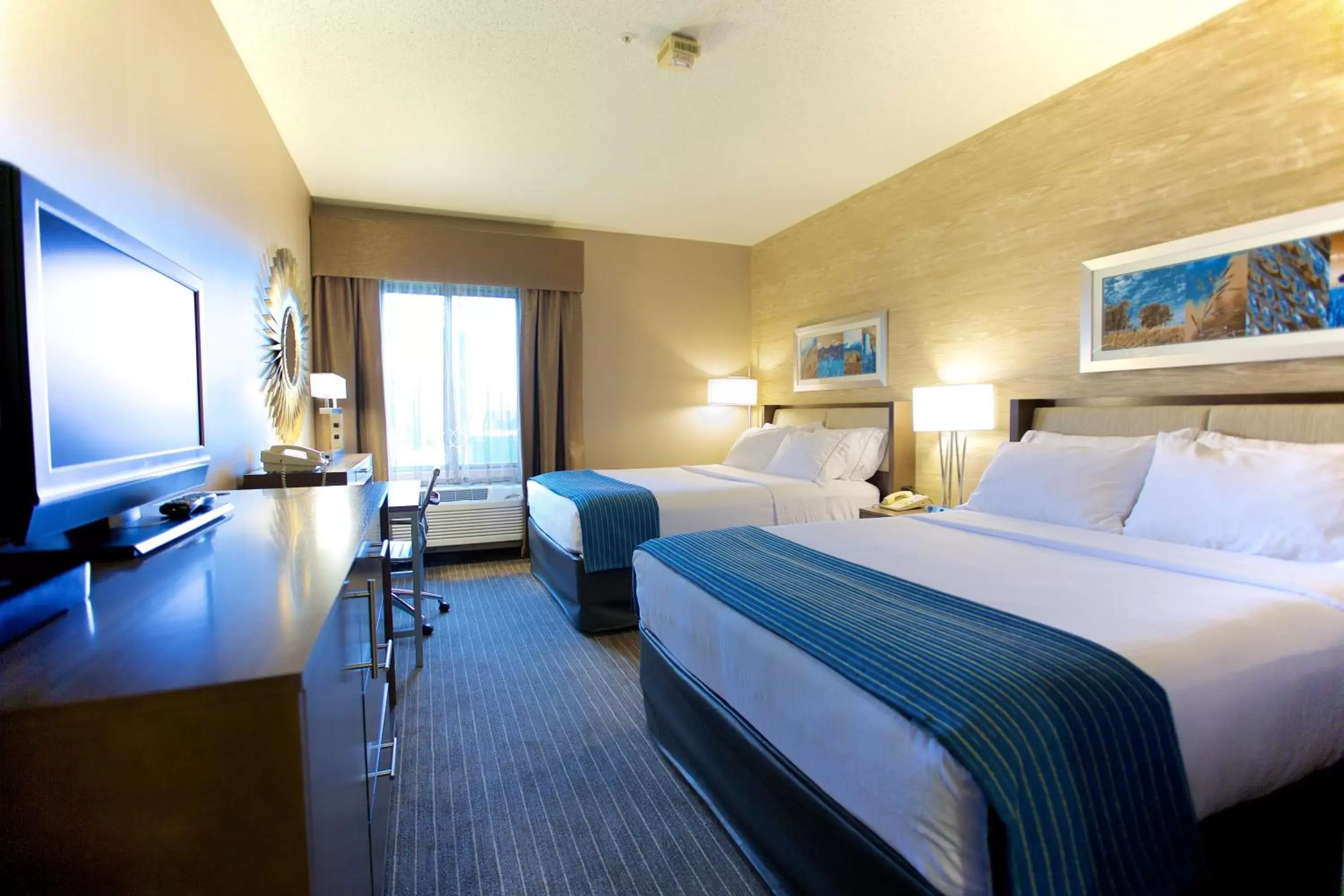 Photo of the whole room in Holiday Inn Express Fargo - West Acres, an IHG Hotel