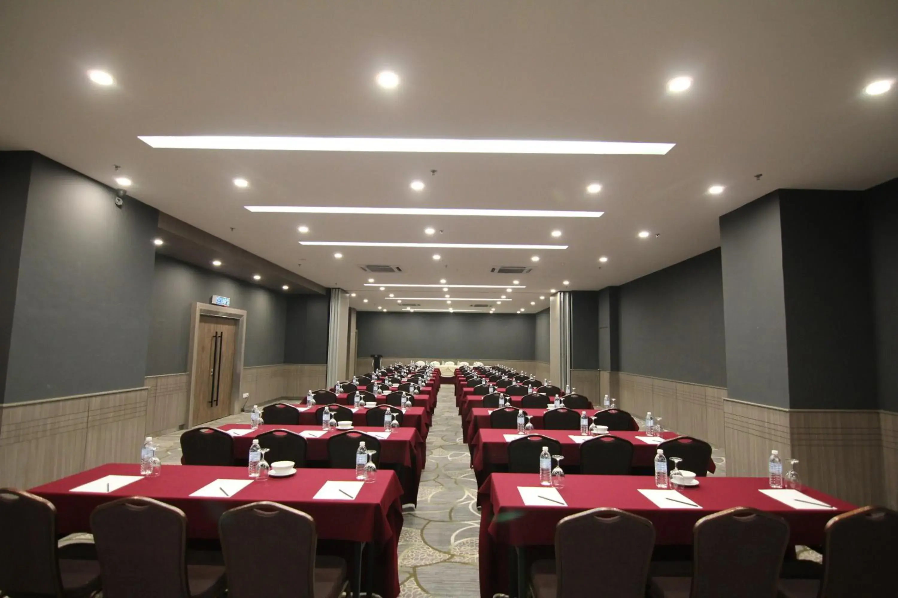 Lobby or reception in Nexus Business Suite Hotel