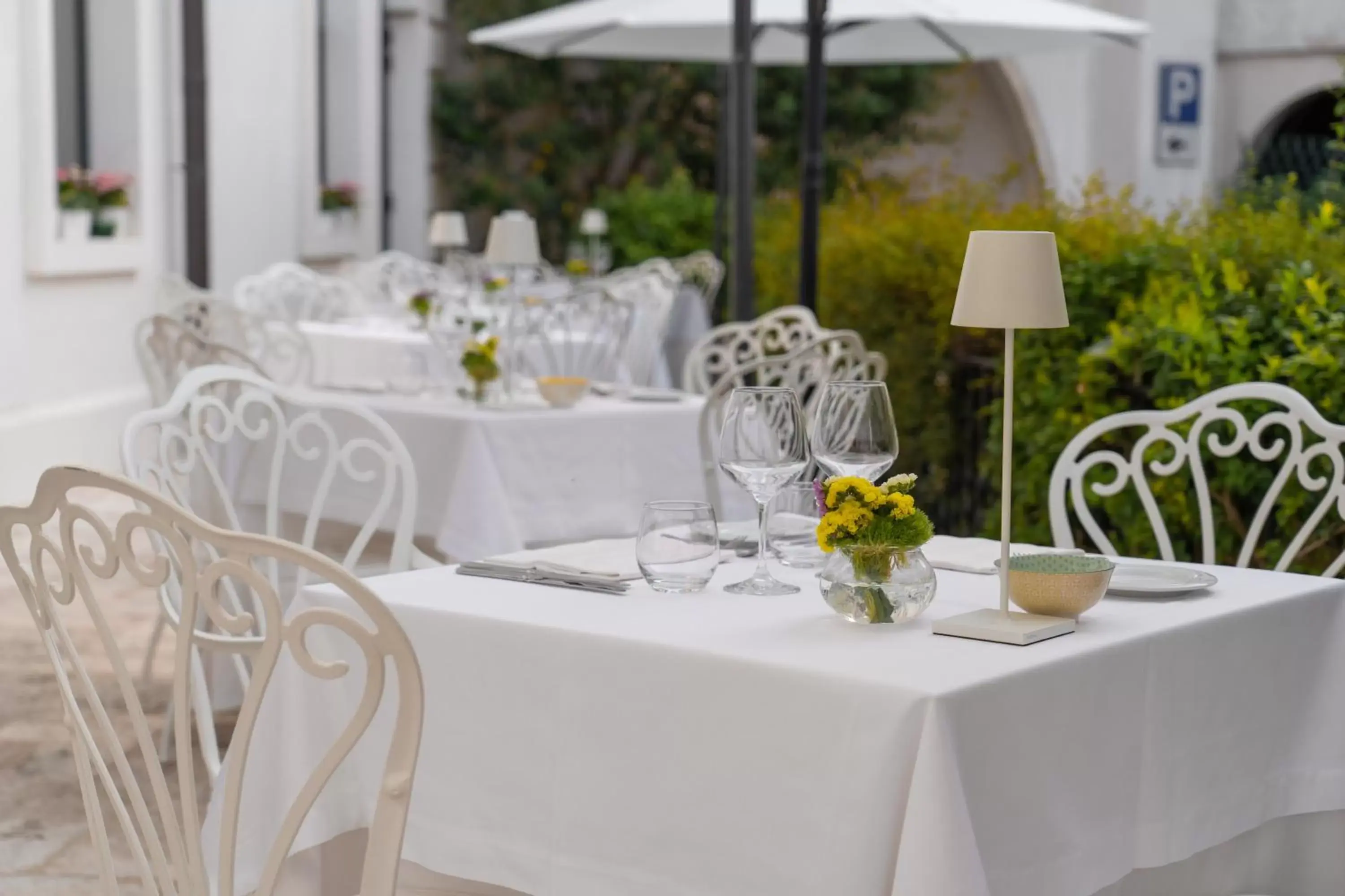 Patio, Restaurant/Places to Eat in OSTUNI PALACE - Hotel Bistrot & SPA