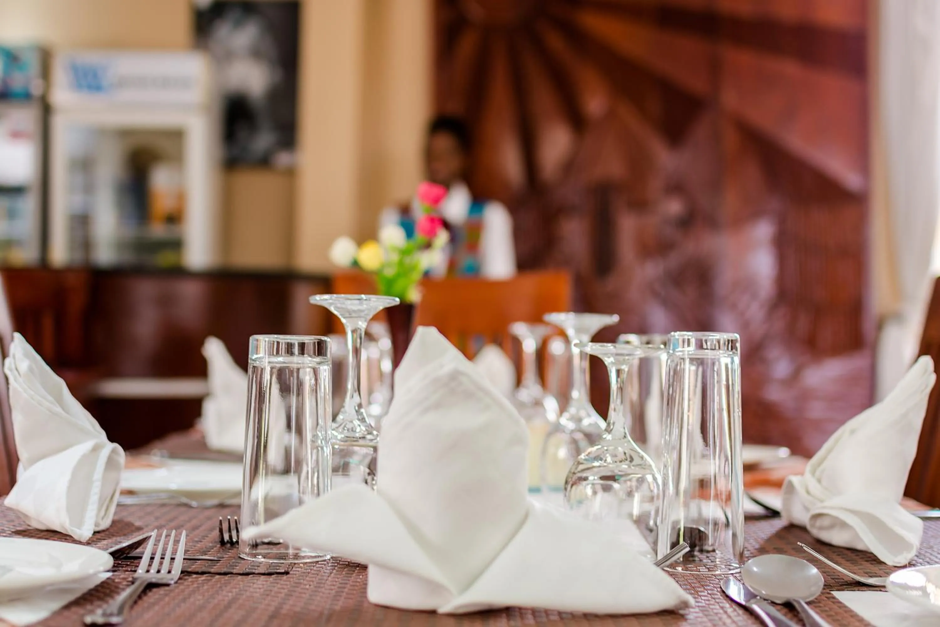 Restaurant/places to eat in Marie's Royale Hotel