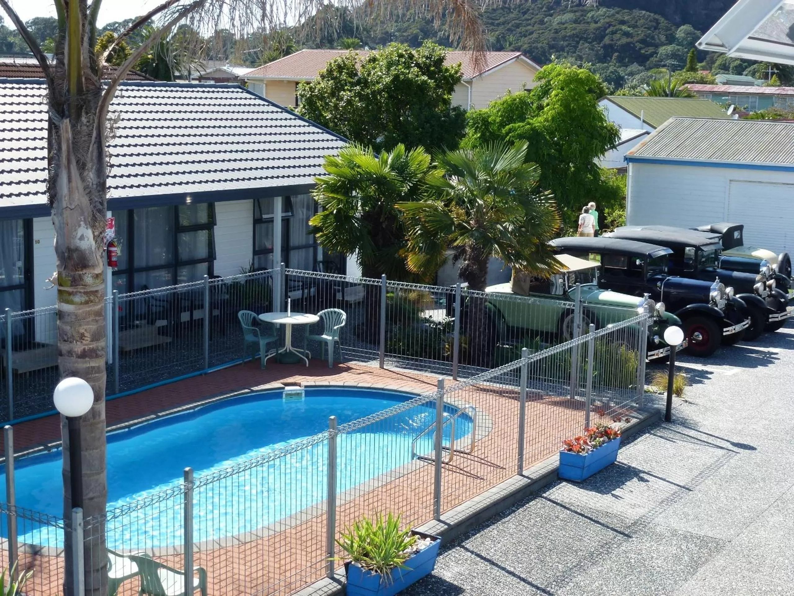 Swimming pool in Mana-Nui Motel