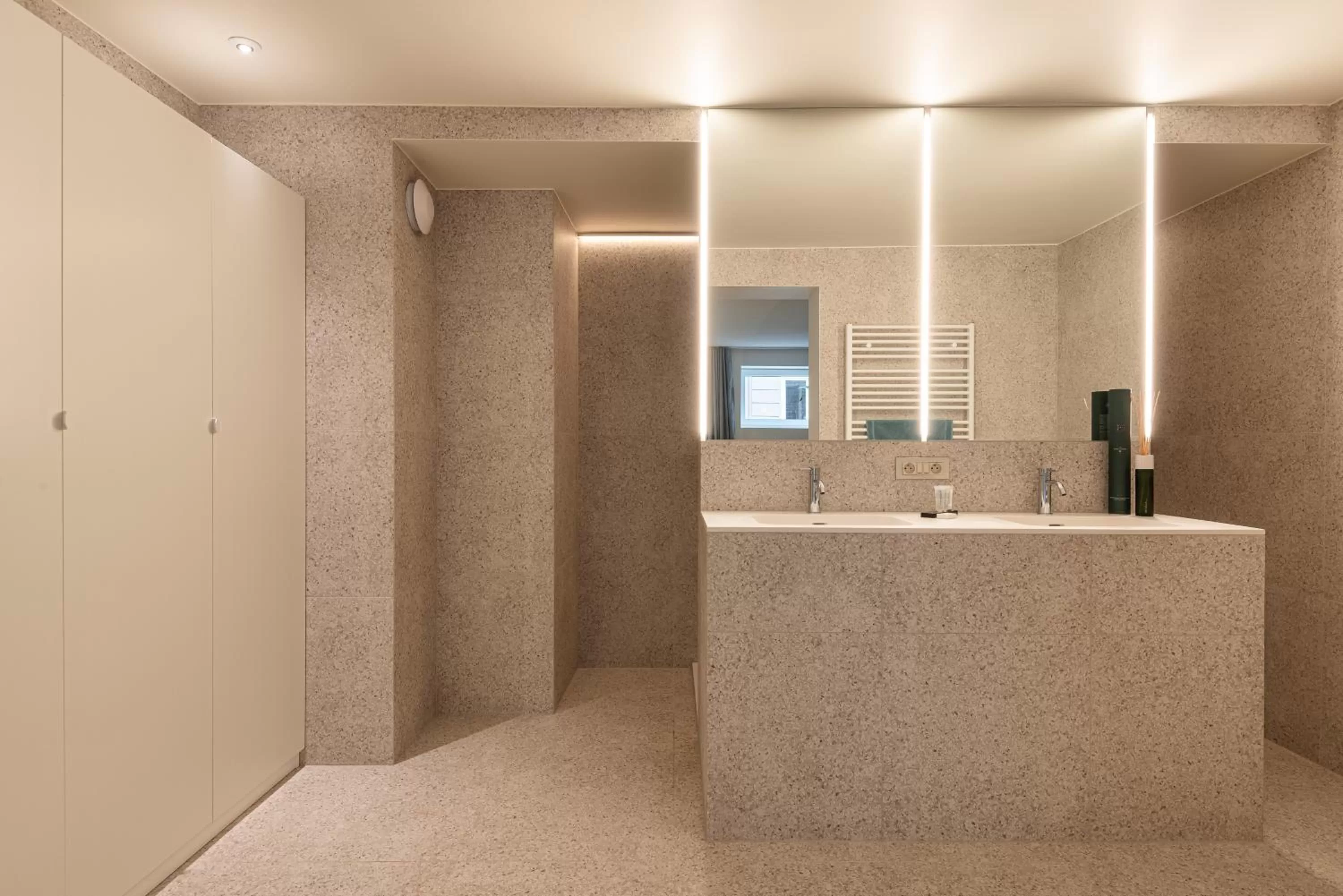 Bathroom in Gepetto's - Beautiful stay in the Historic centre of Ghent -