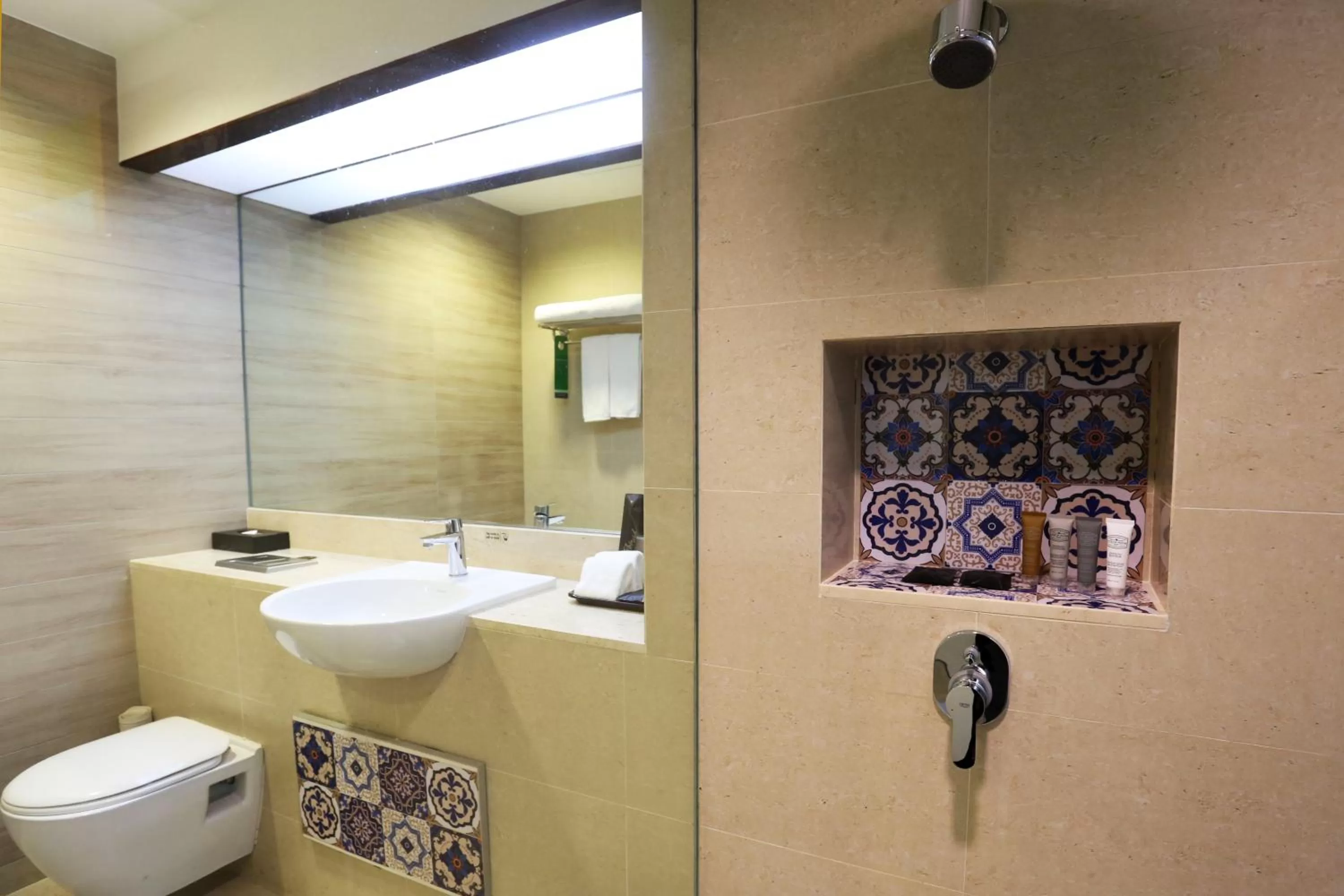 Bathroom in Furama RiverFront