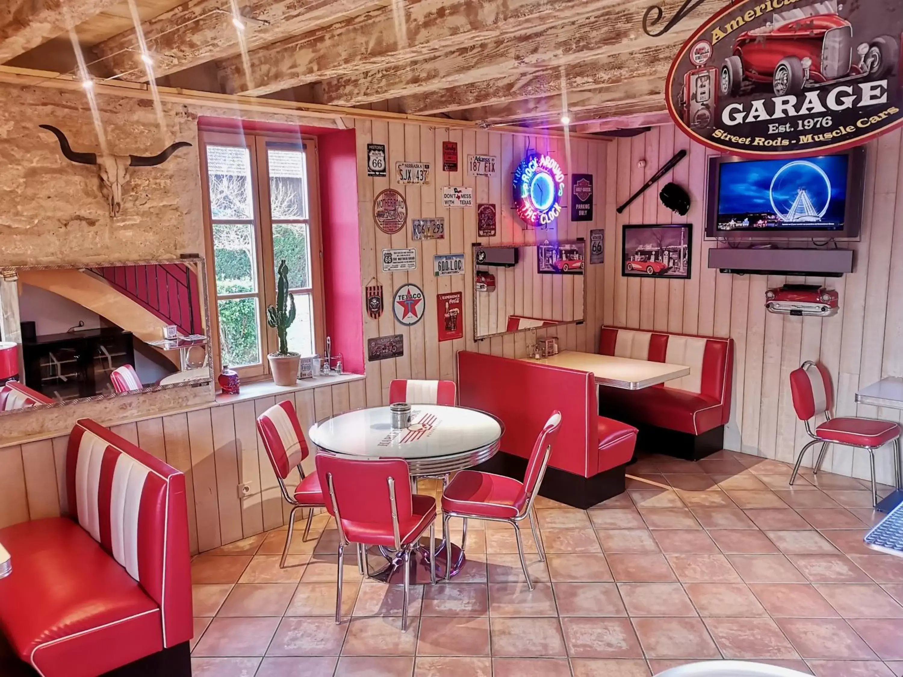 Restaurant/places to eat, Lounge/Bar in L'ETAP'CORTELINE