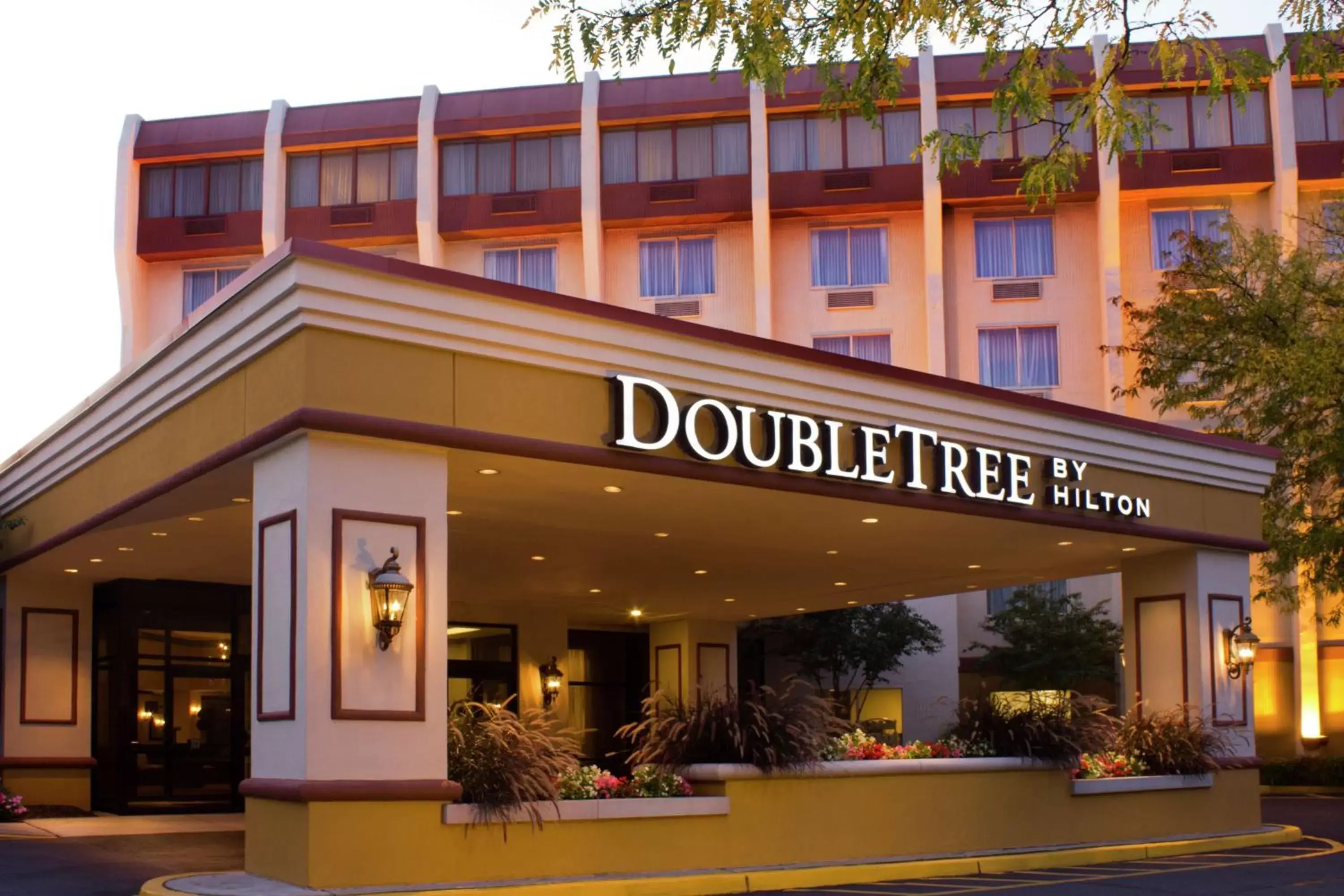 Property building in DoubleTree by Hilton Princeton
