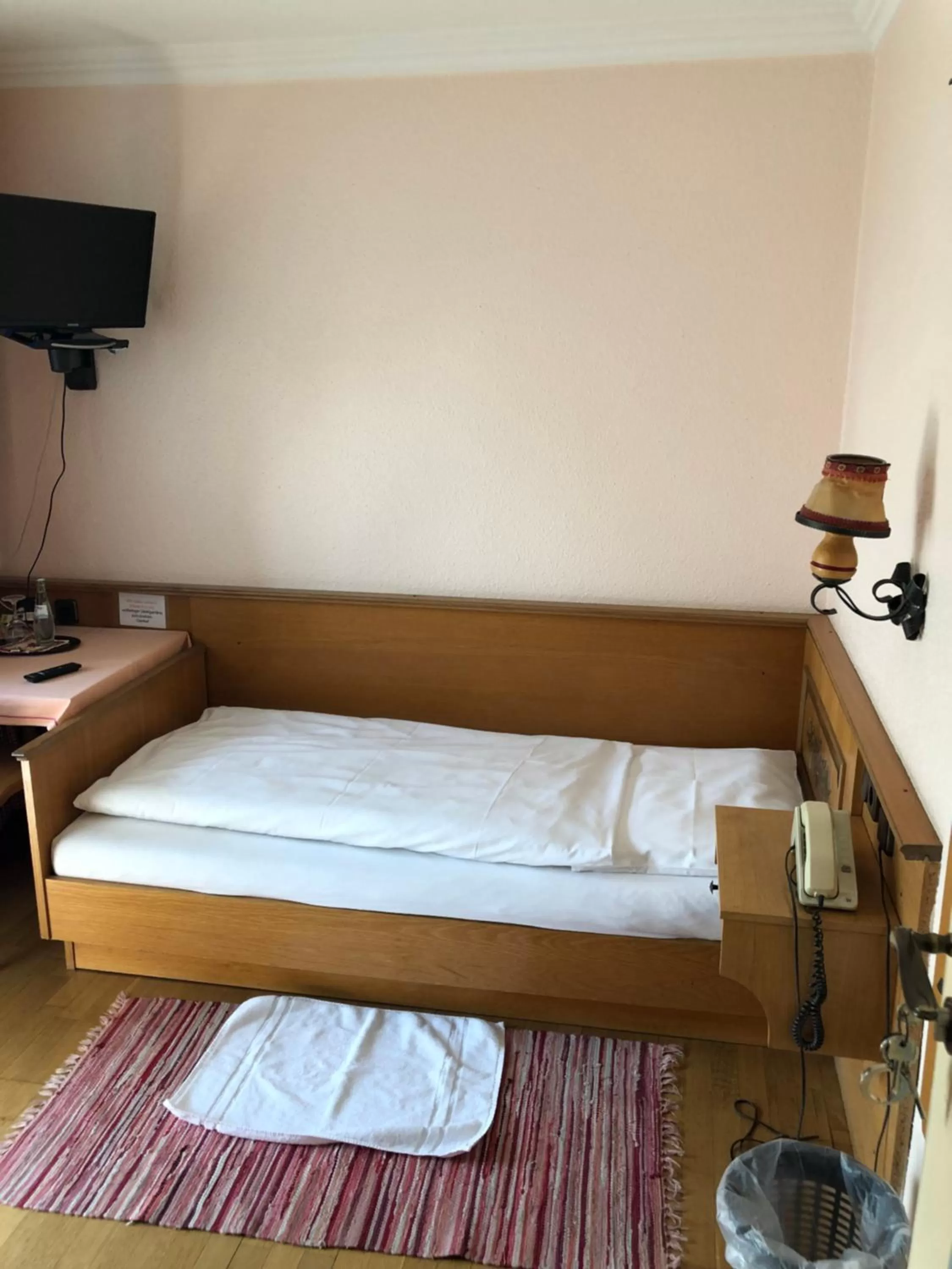 Bed in Hotel Pflieger