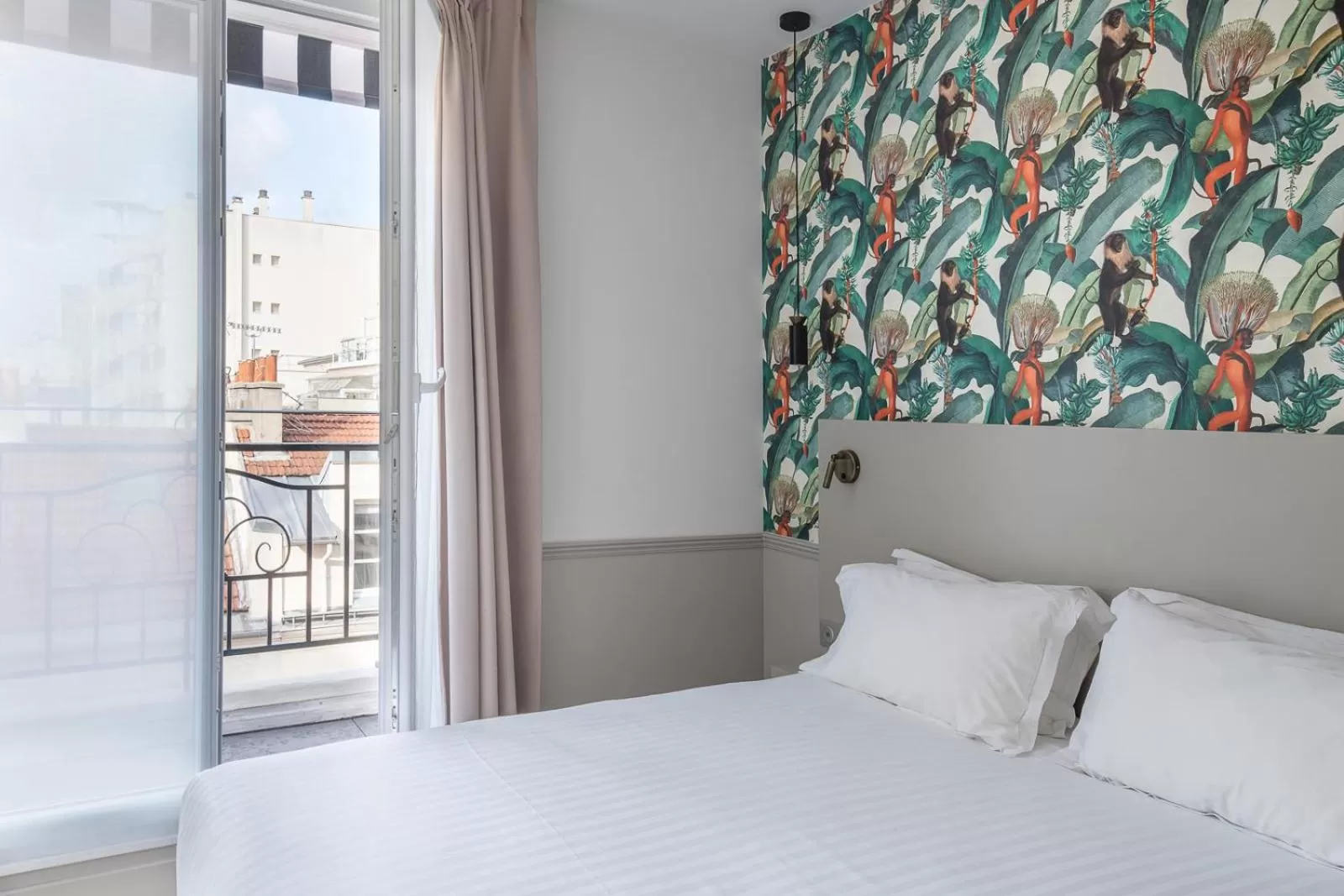 Bed in Hôtel 31 - Paris Tour Eiffel