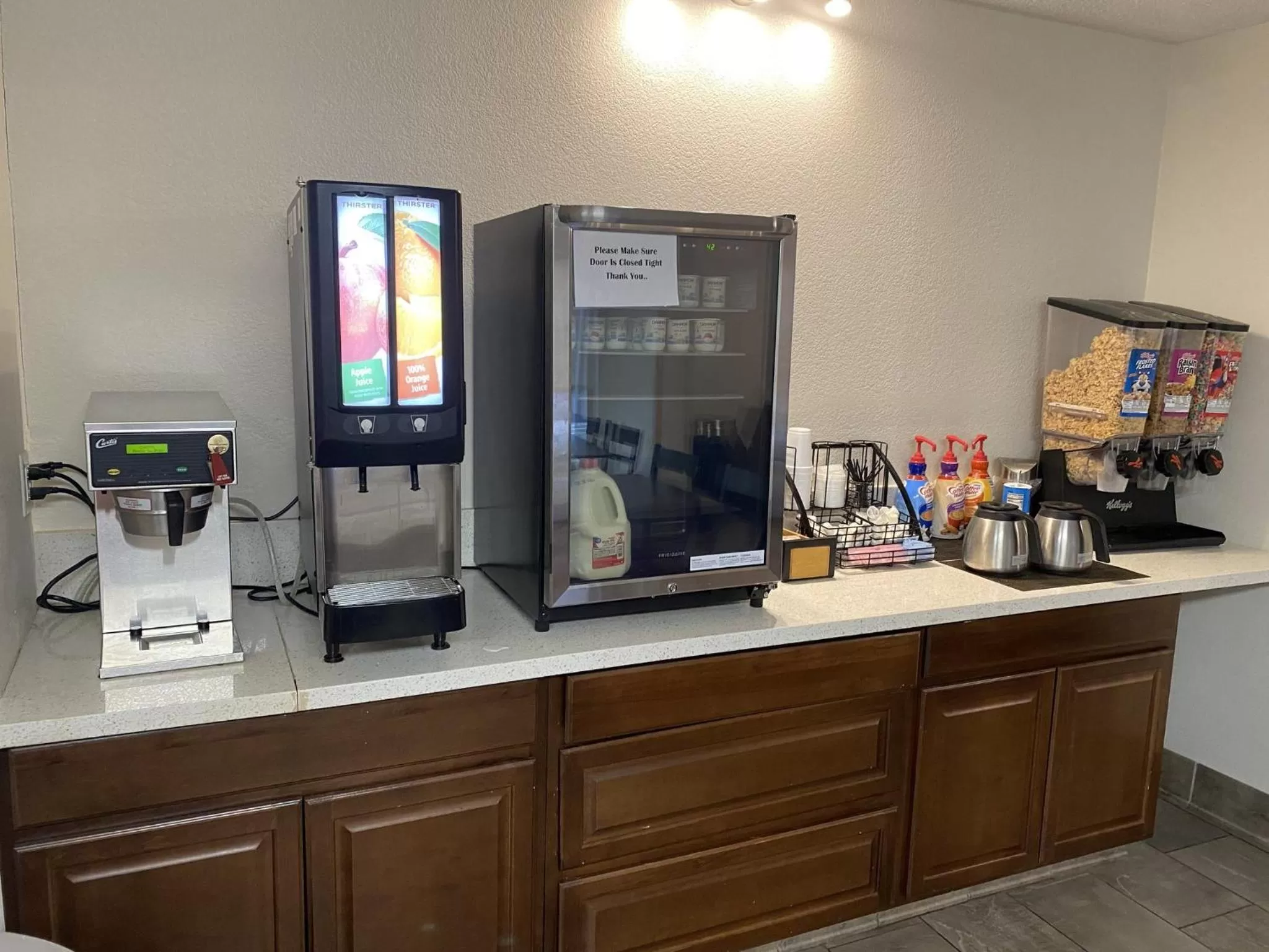 Breakfast in Red Roof Inn Roanoke Rapids