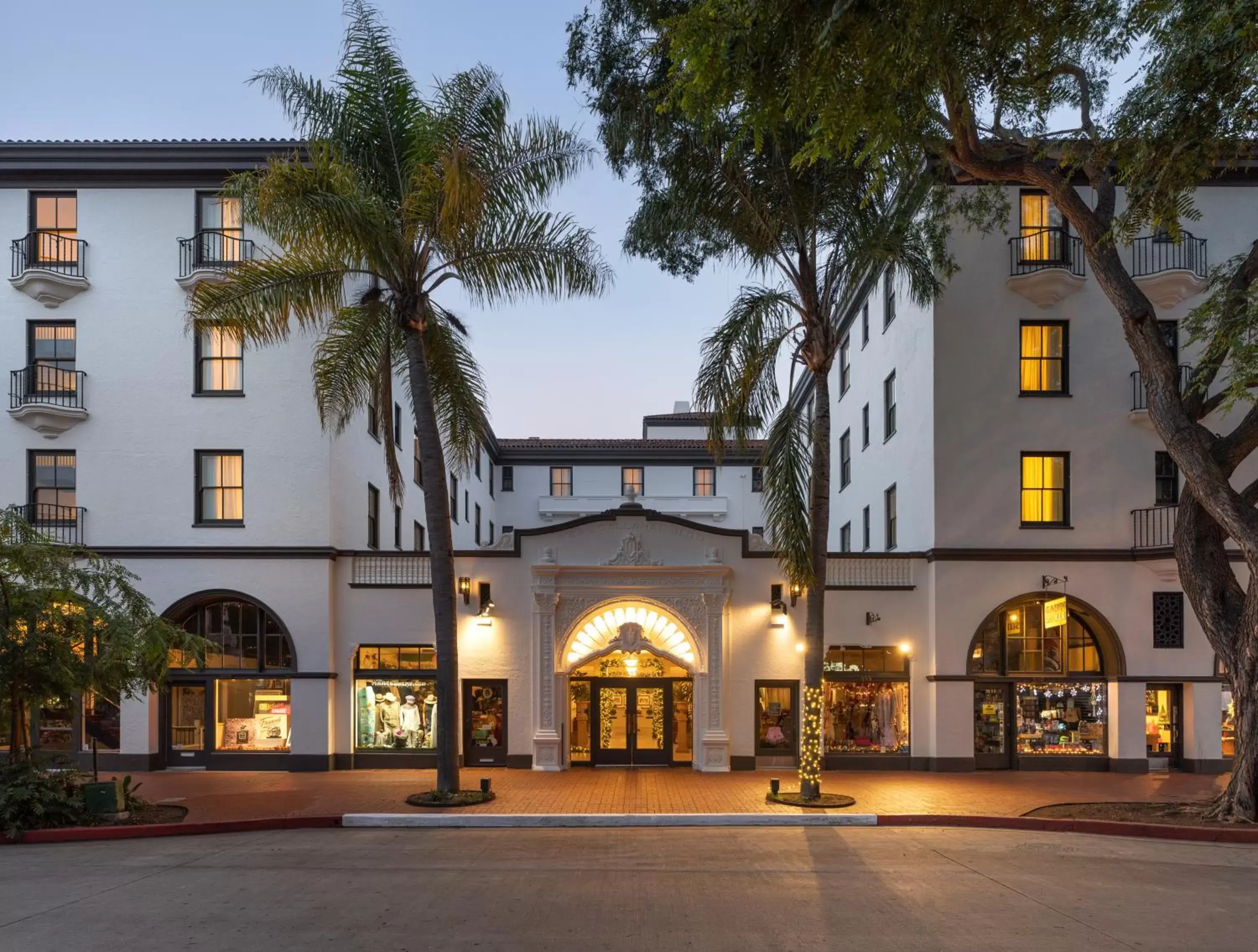 Property Building in Hotel Santa Barbara