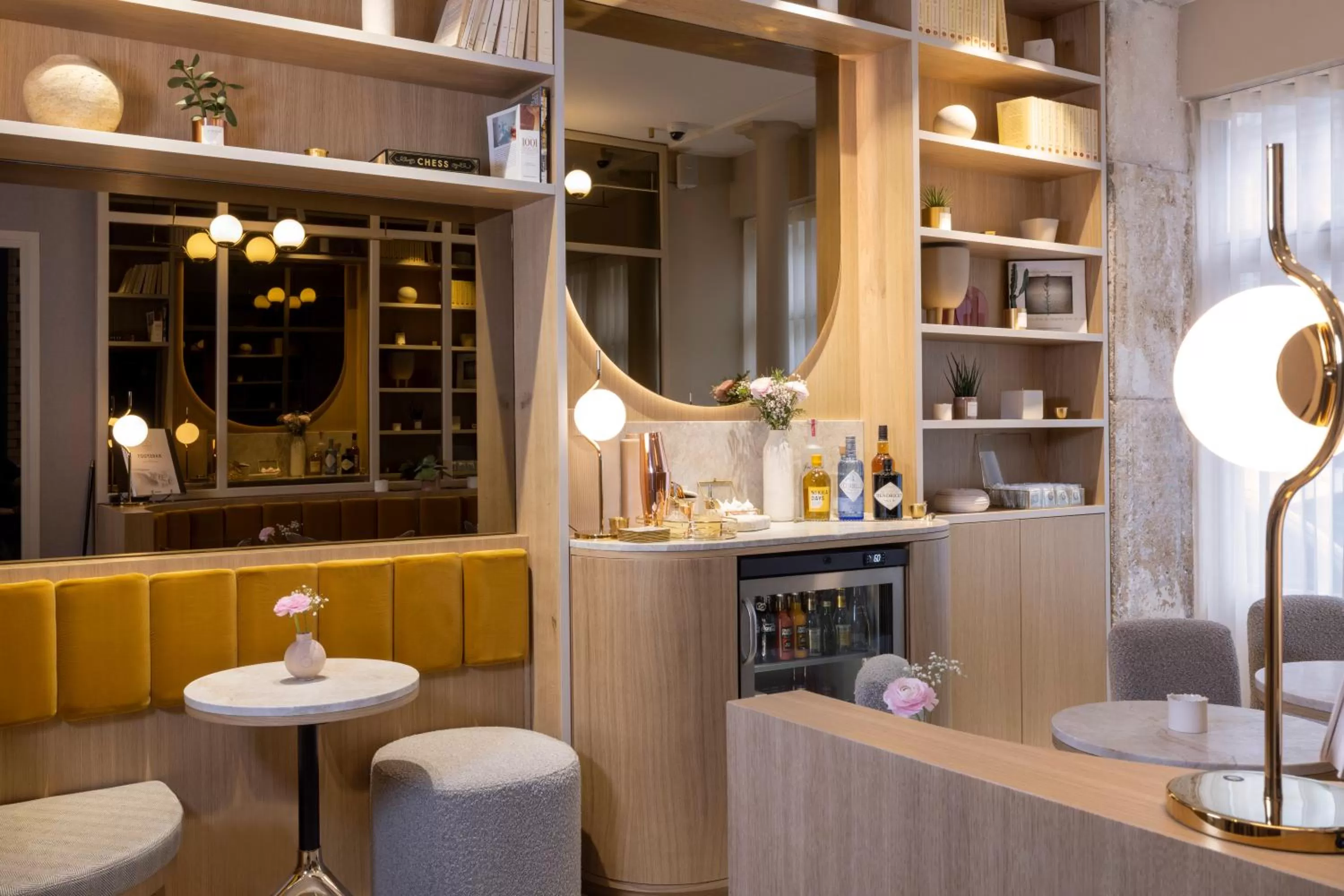 Lounge or bar in Hôtel Beige