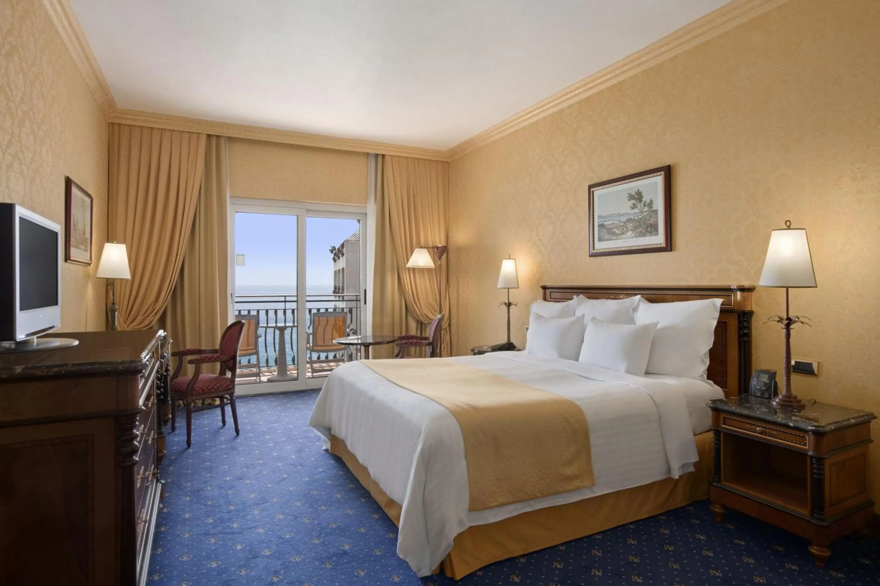 Day, Bed in Delta Hotels by Marriott Giardini Naxos