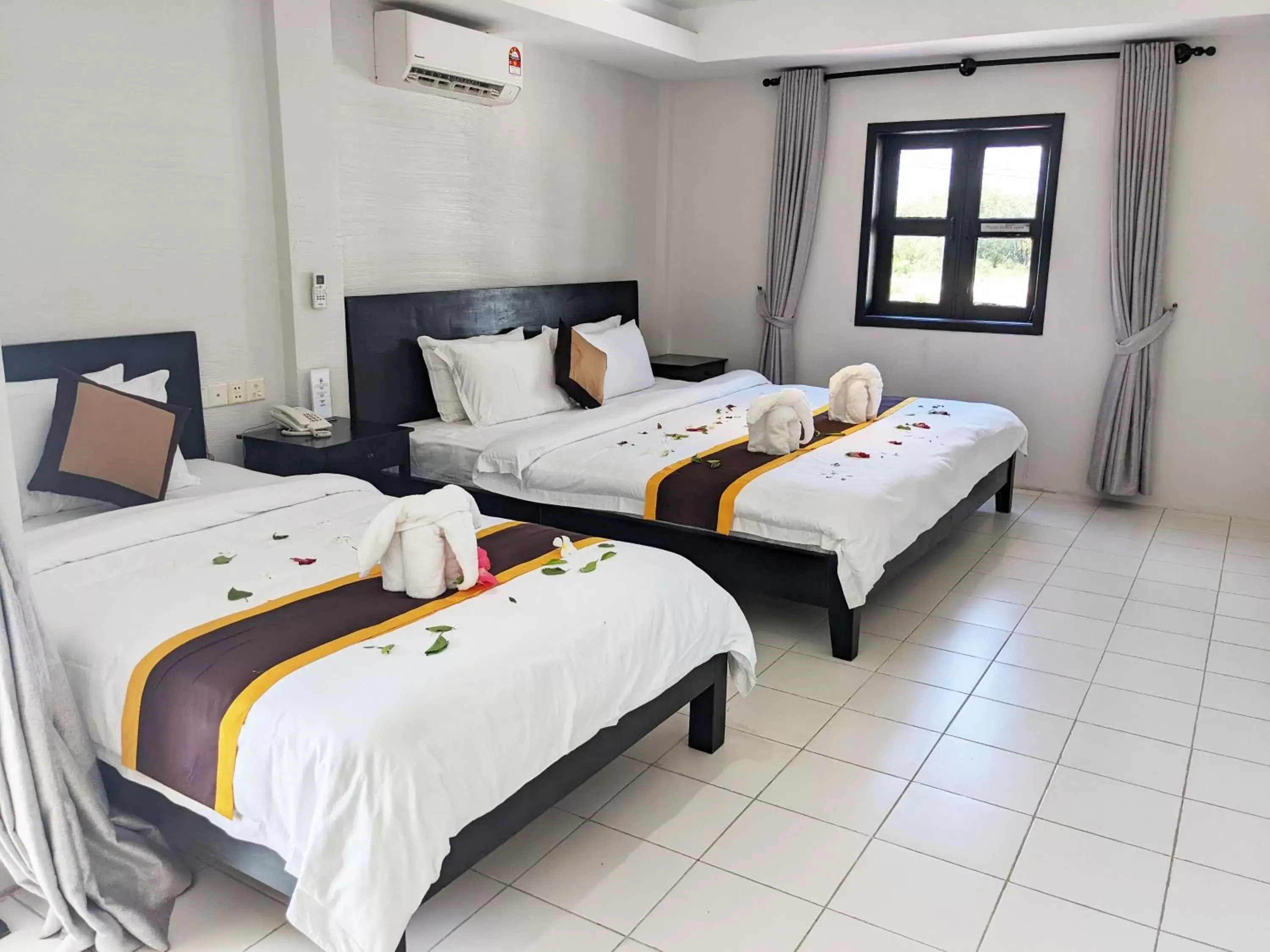 Bedroom, Bed in Mary Beach Hotel & Resort