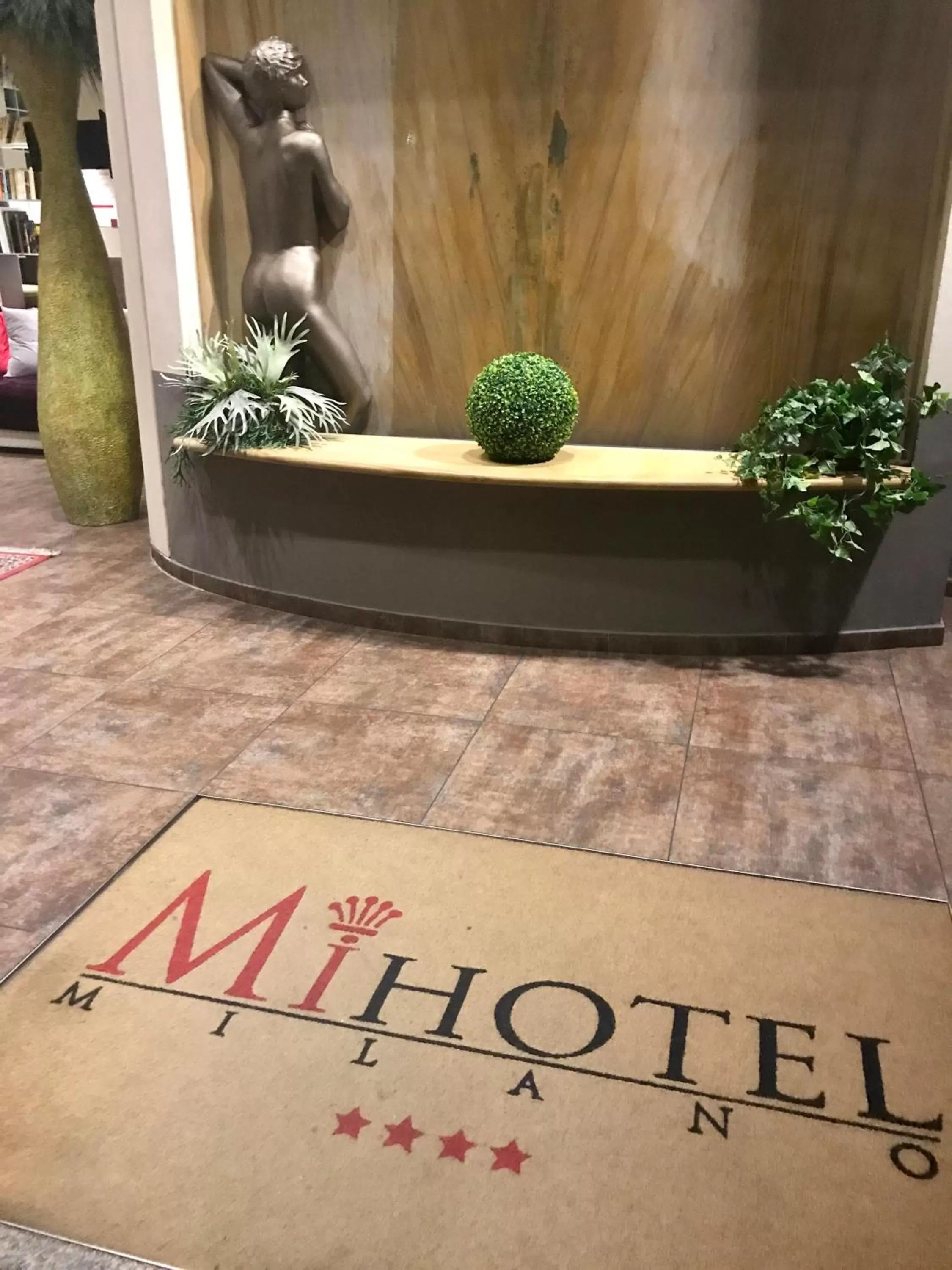 Facade/entrance in MiHotel
