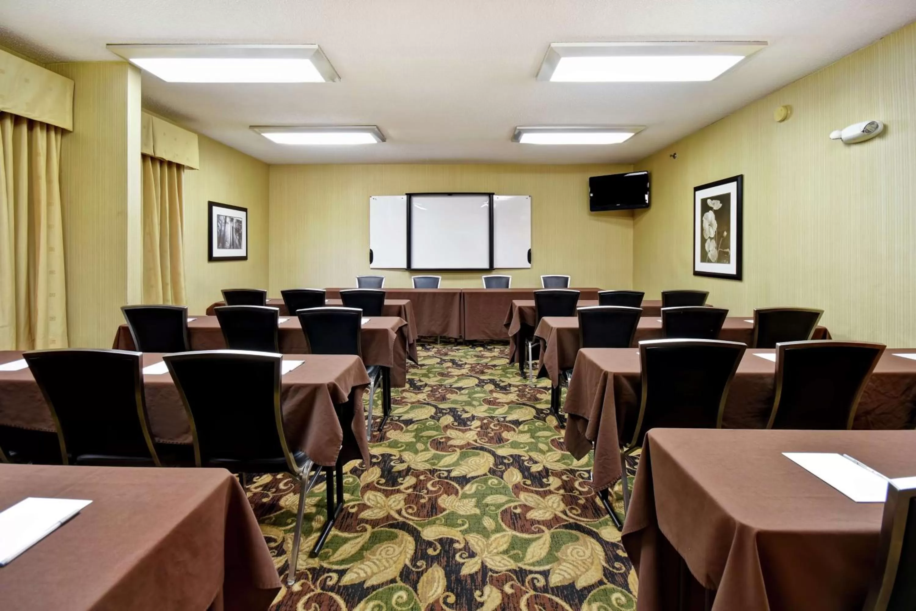 Meeting/conference room in Hampton Inn St. Louis - Westport