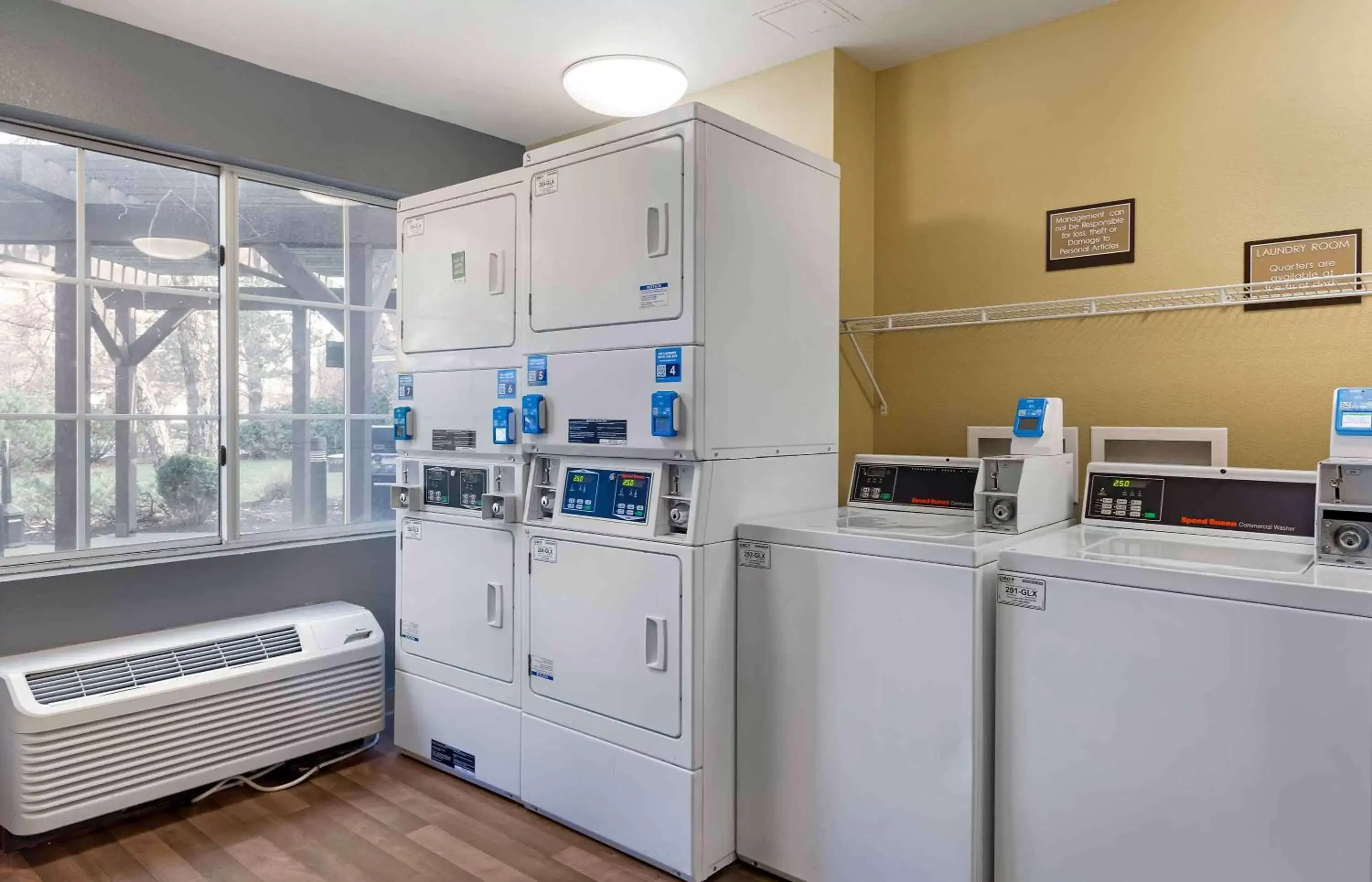 Property building, Kitchen/Kitchenette in Extended Stay America Suites - Boston - Waltham - 32 4th Ave