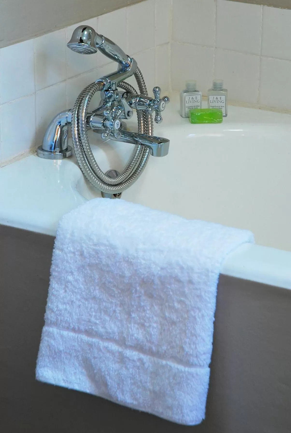 Bathroom in Sneezewood Farm Bed&Breakfast and Self-Catering Cottage