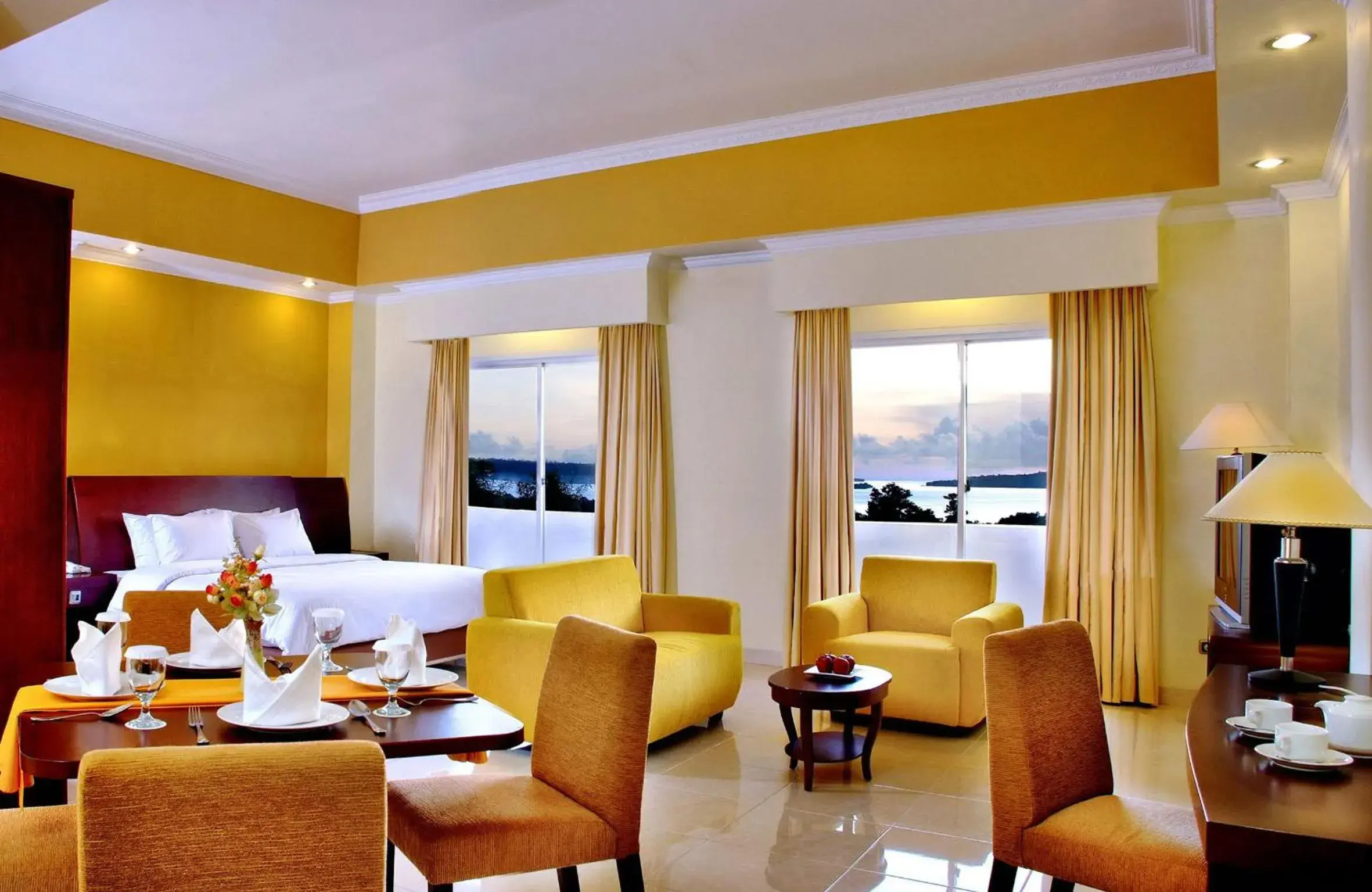 Bedroom, Seating Area in ASTON Niu Manokwari Hotel & Conference Center