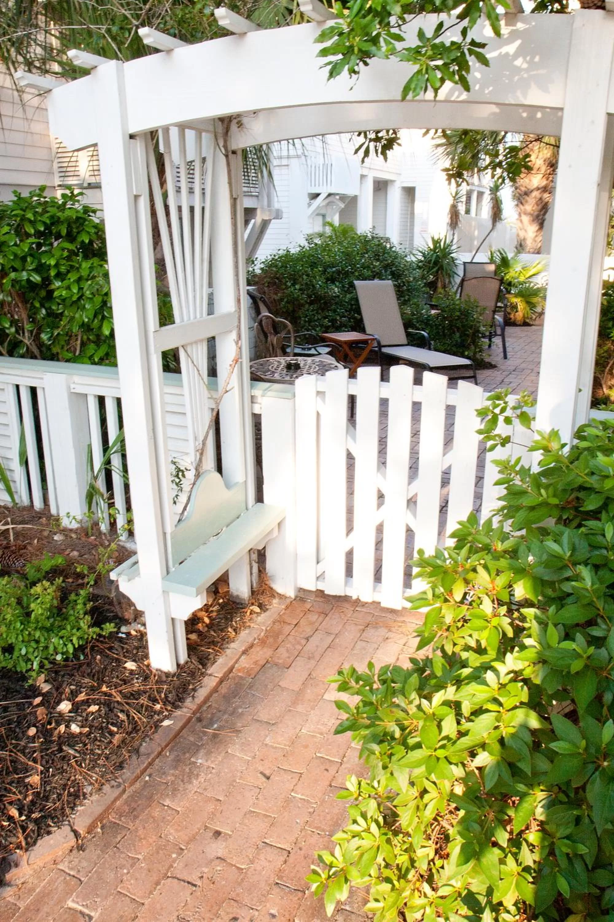 Property building in DeSoto Beach Gardens