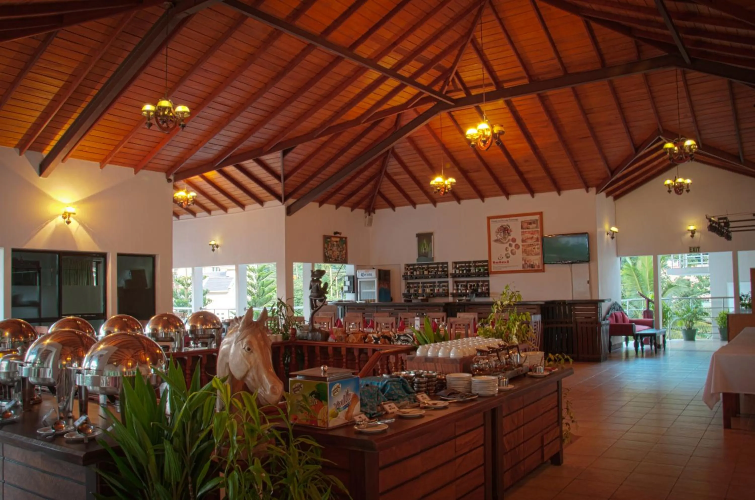Restaurant/places to eat in Senani Hotel