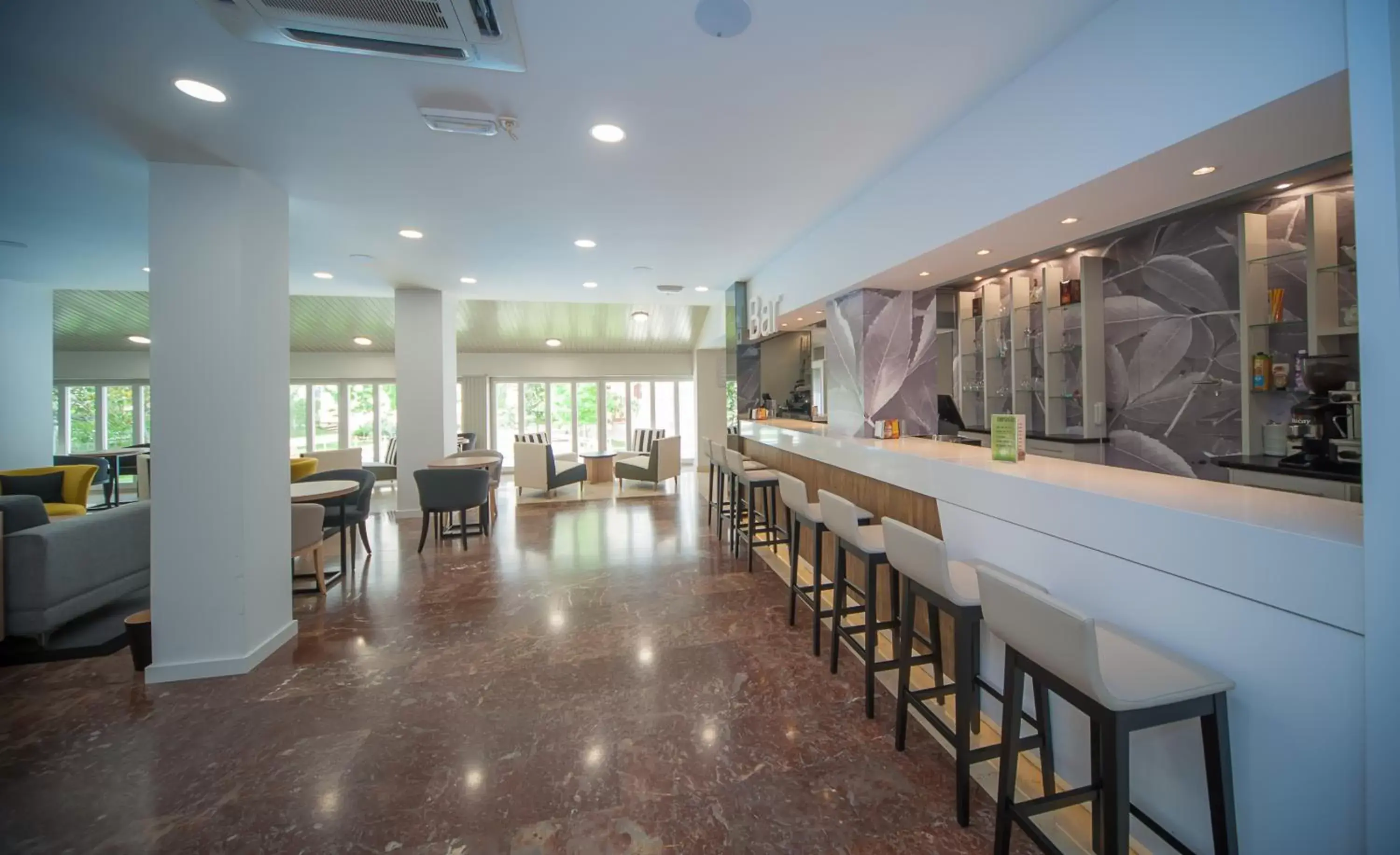 Lounge or bar in Gran Hotel de Jaca Lounge or bar in Gran Hotel de Jaca