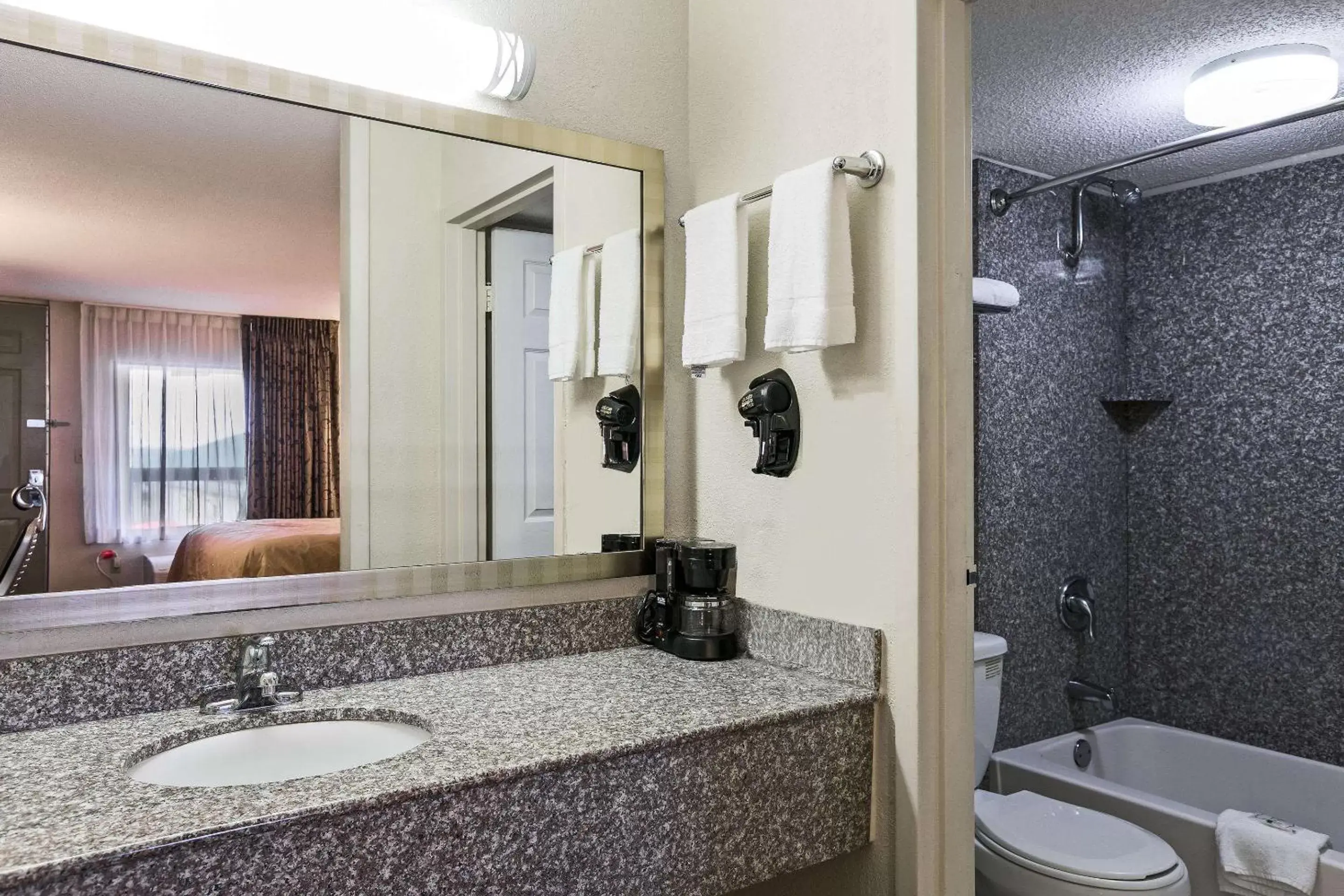 Bathroom in Quality Inn & Suites Eufaula