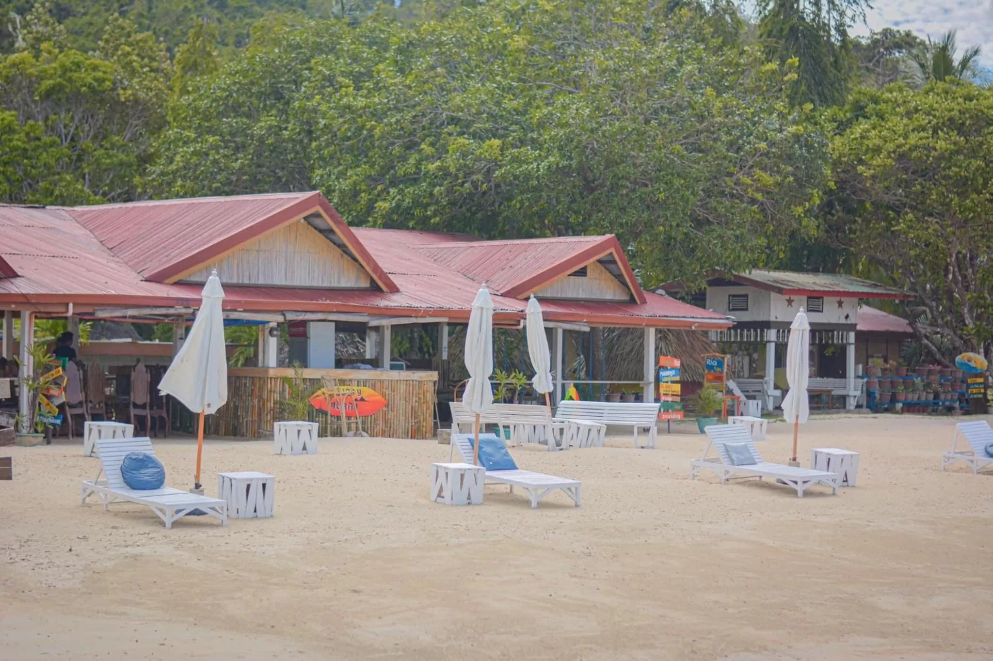 Restaurant/places to eat in Pangulatan Beach Resort