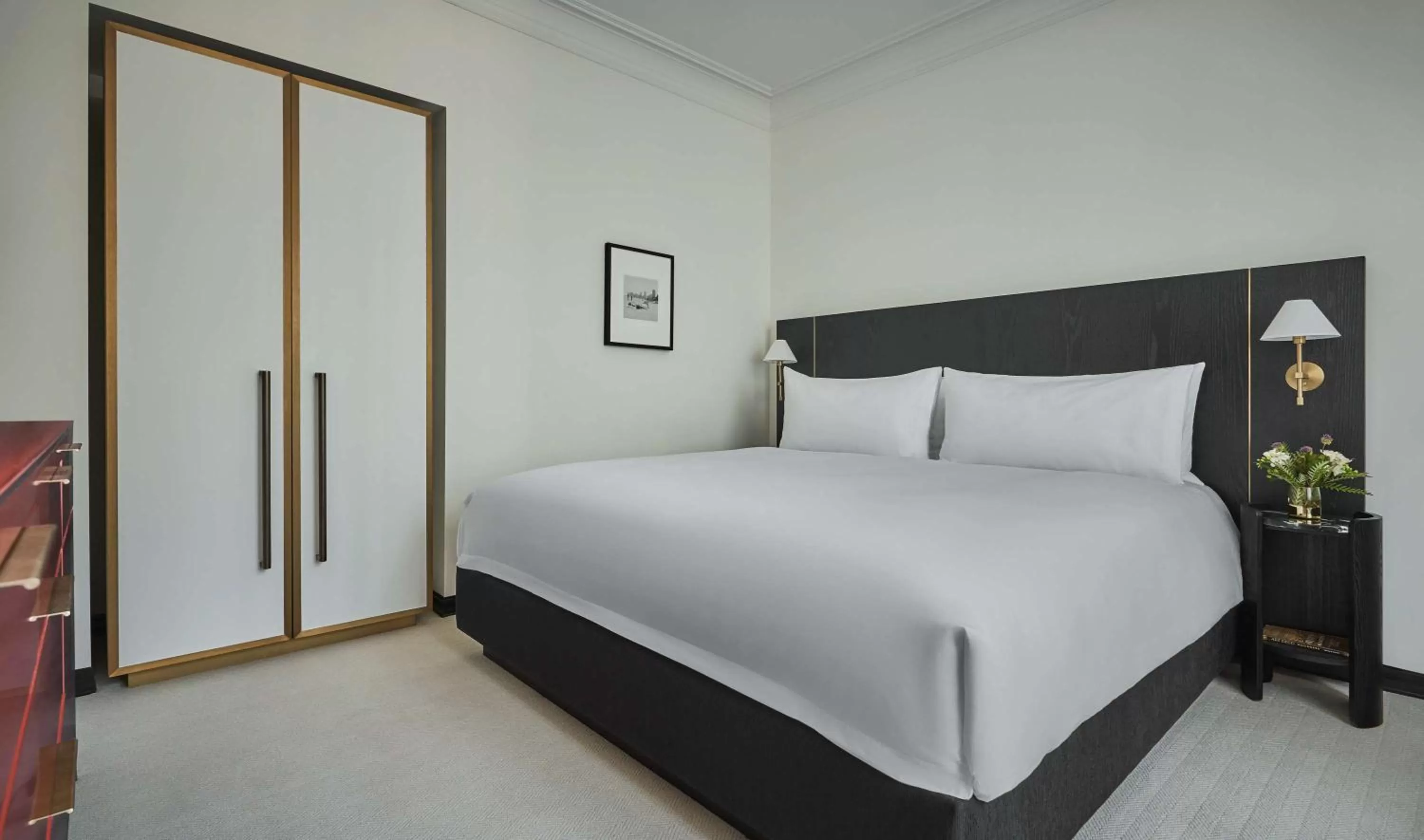 Photo of the whole room, Bed in Pendry Chicago