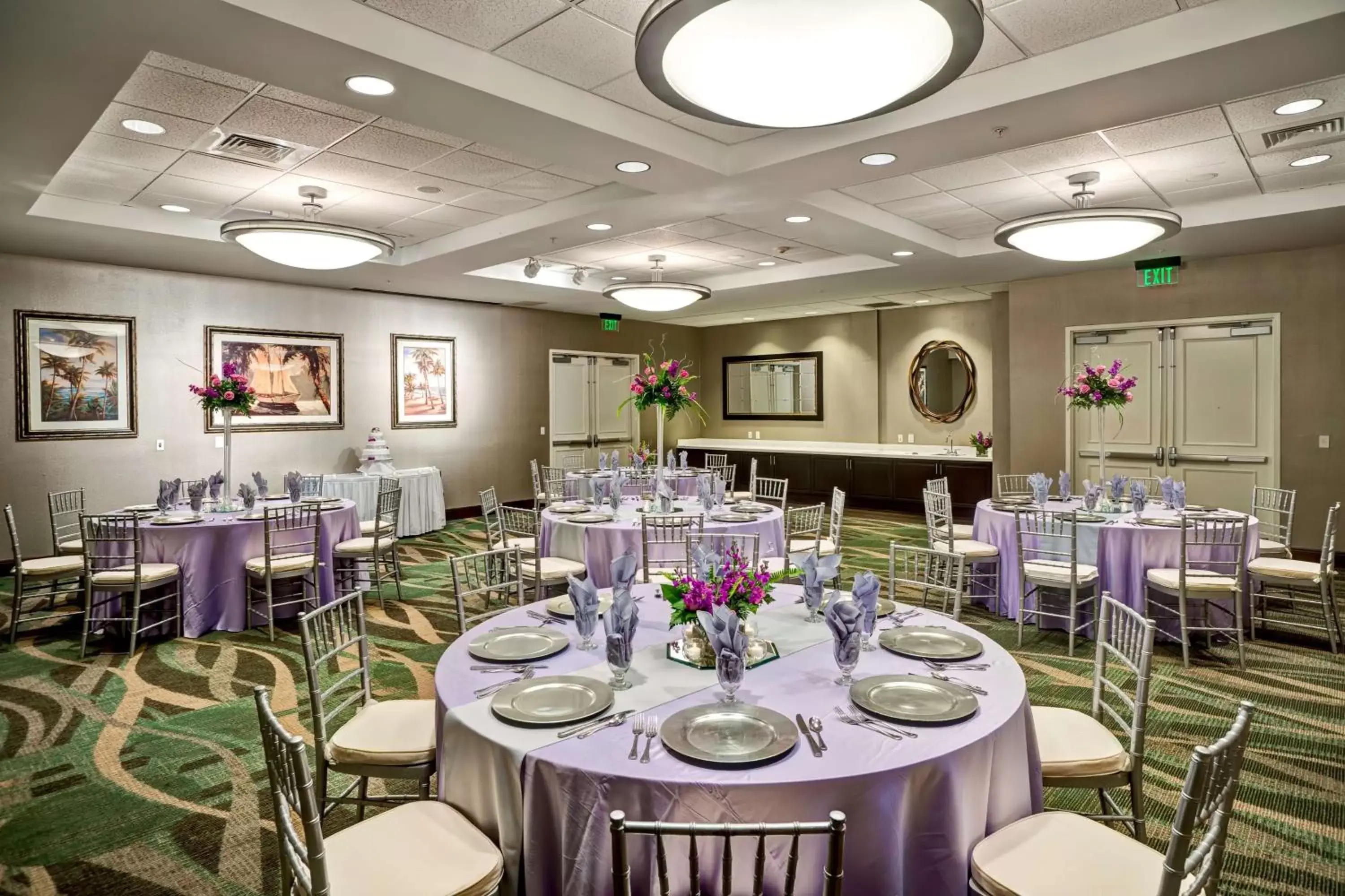 Meeting/conference room, Restaurant/Places to Eat in Embassy Suites Fort Myers - Estero