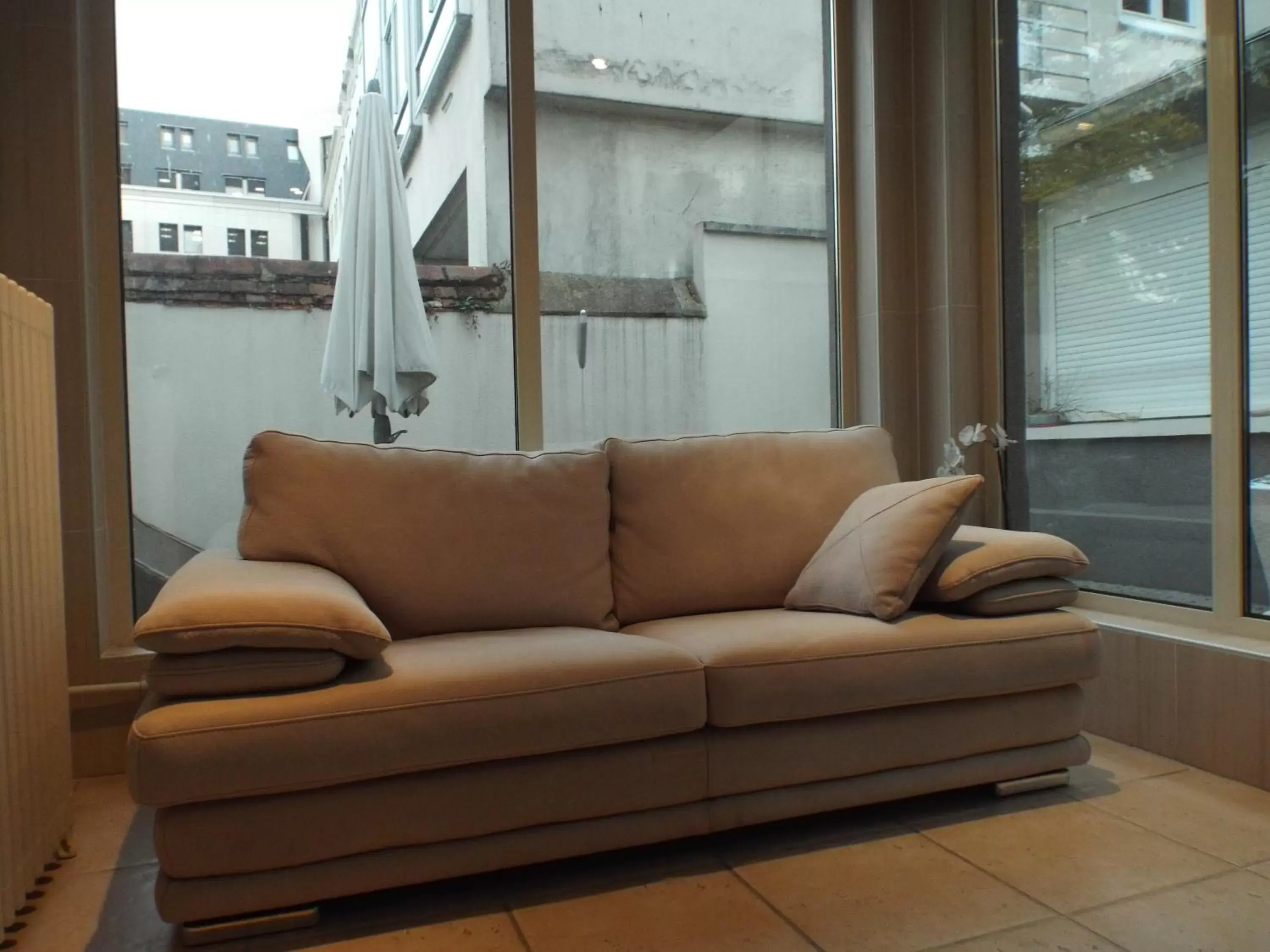 Property building, Seating Area in Hôtel Saint Martin