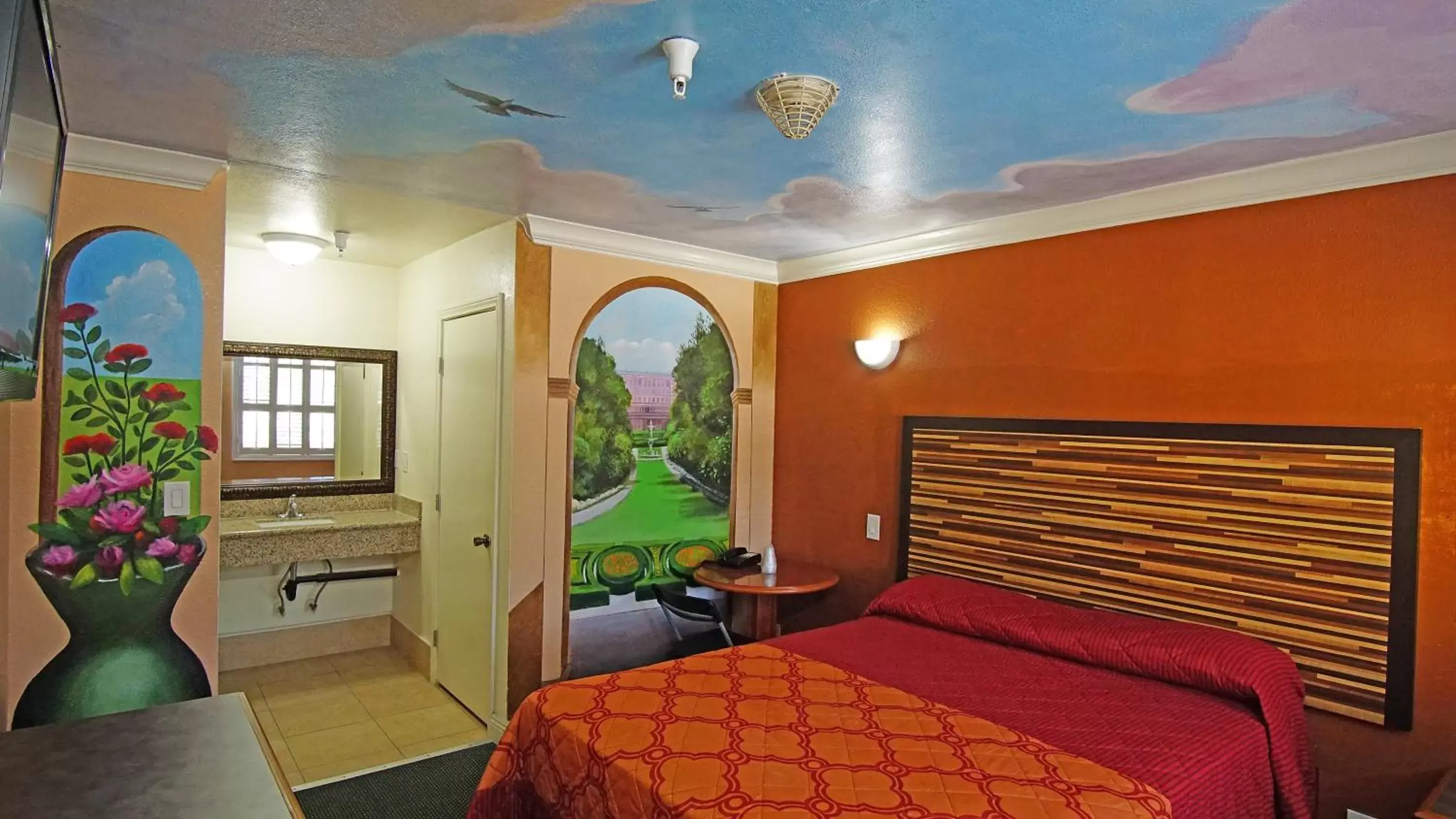 Bed in Lincoln Motel - Los Angeles, Hollywood Area