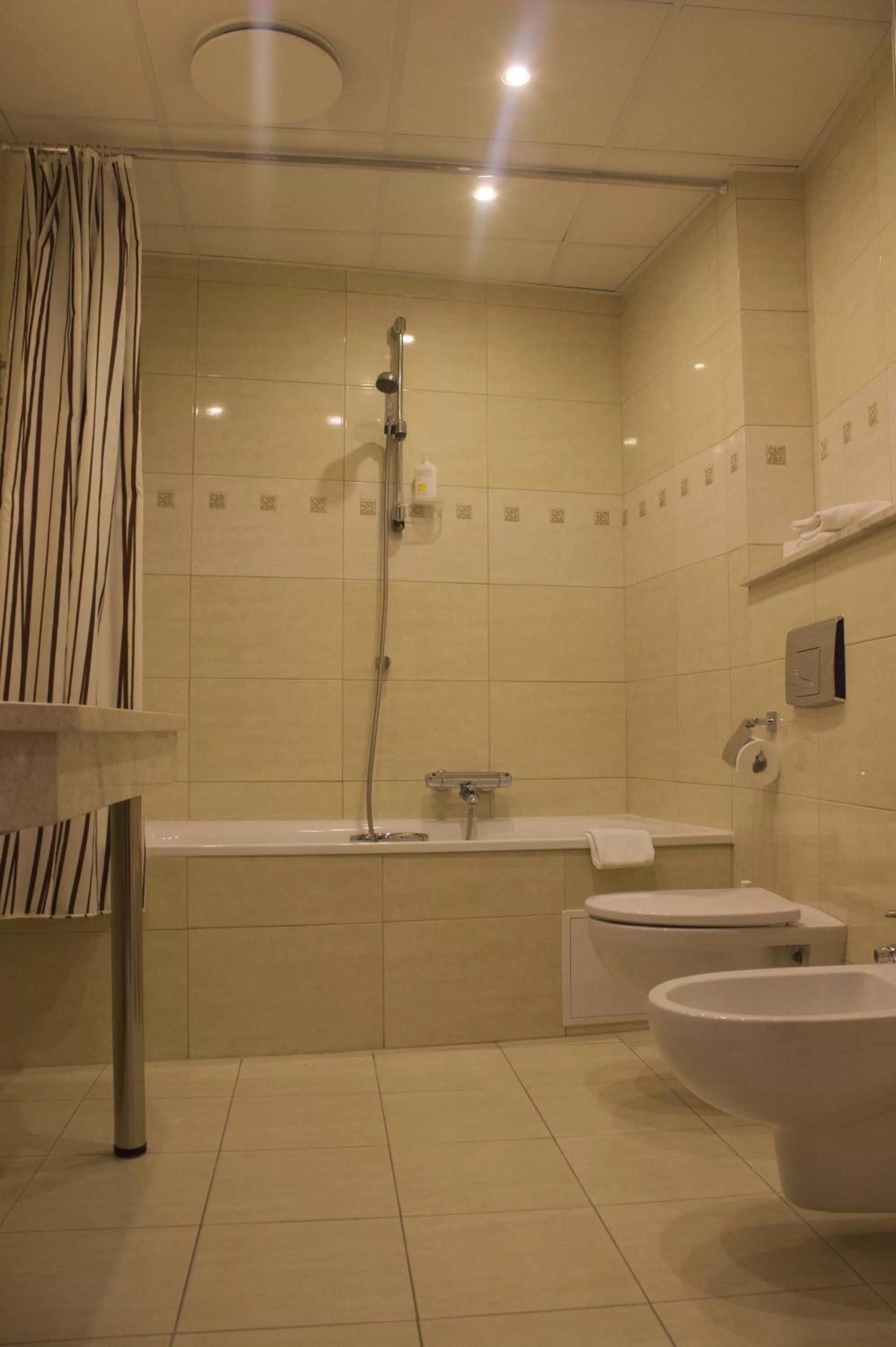 Bathroom in Hotel Victor Pruszków DeSilva