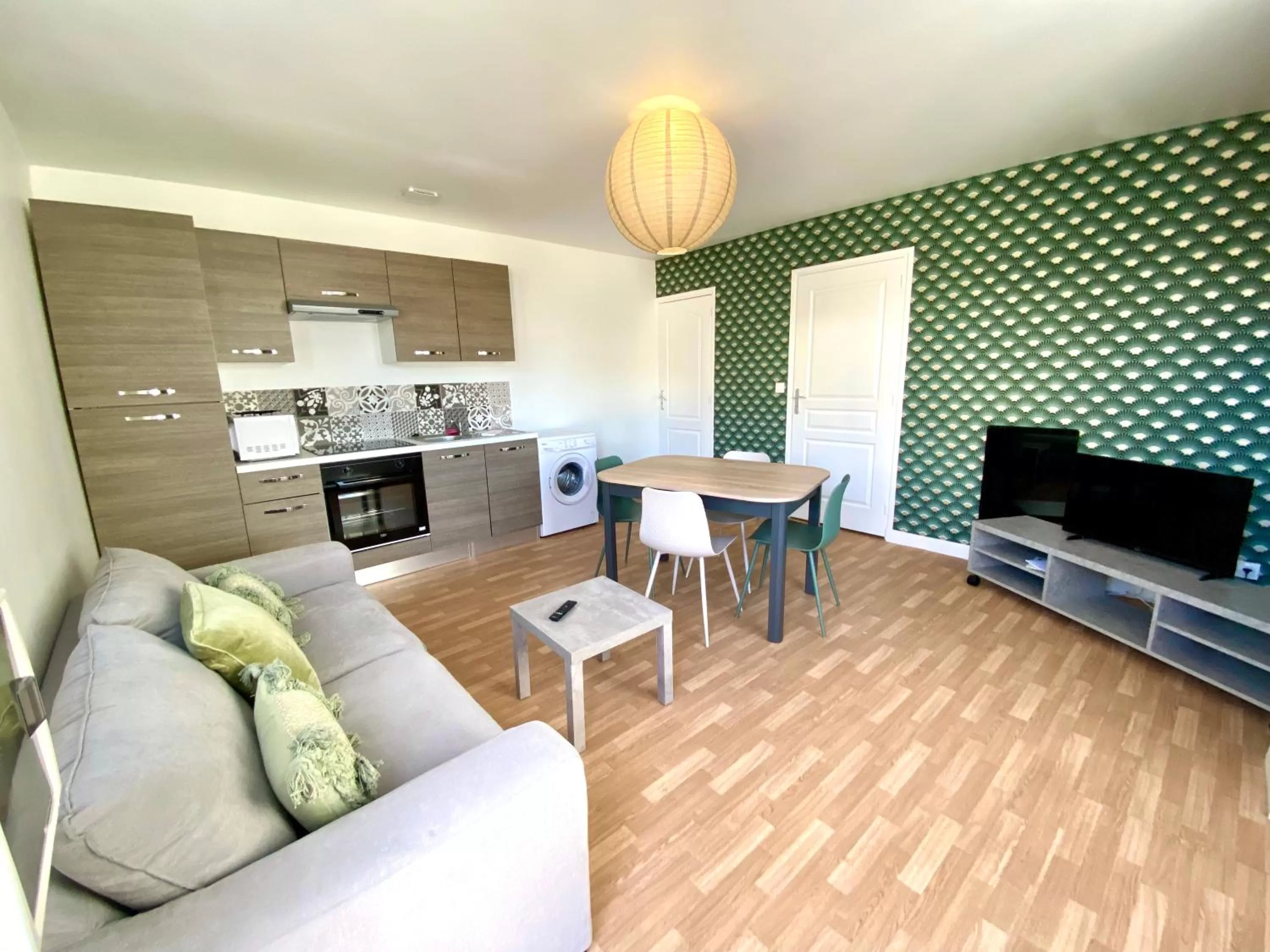 Communal lounge/ TV room in Bienvenue chez vous, Déplacement Pro